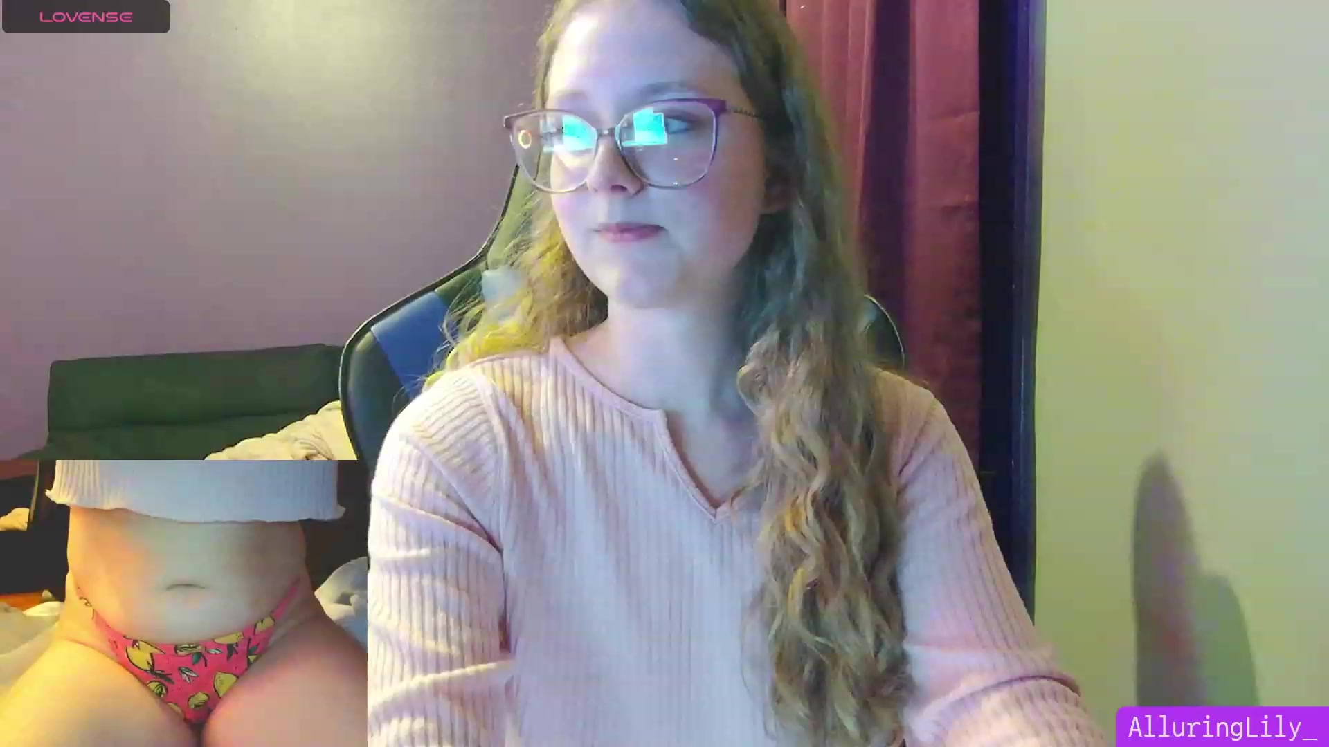 Gallery image thumbnail from AlluringLily_'s myfreecams stream on, 09/01/2023, 02:31 image 17 of 20