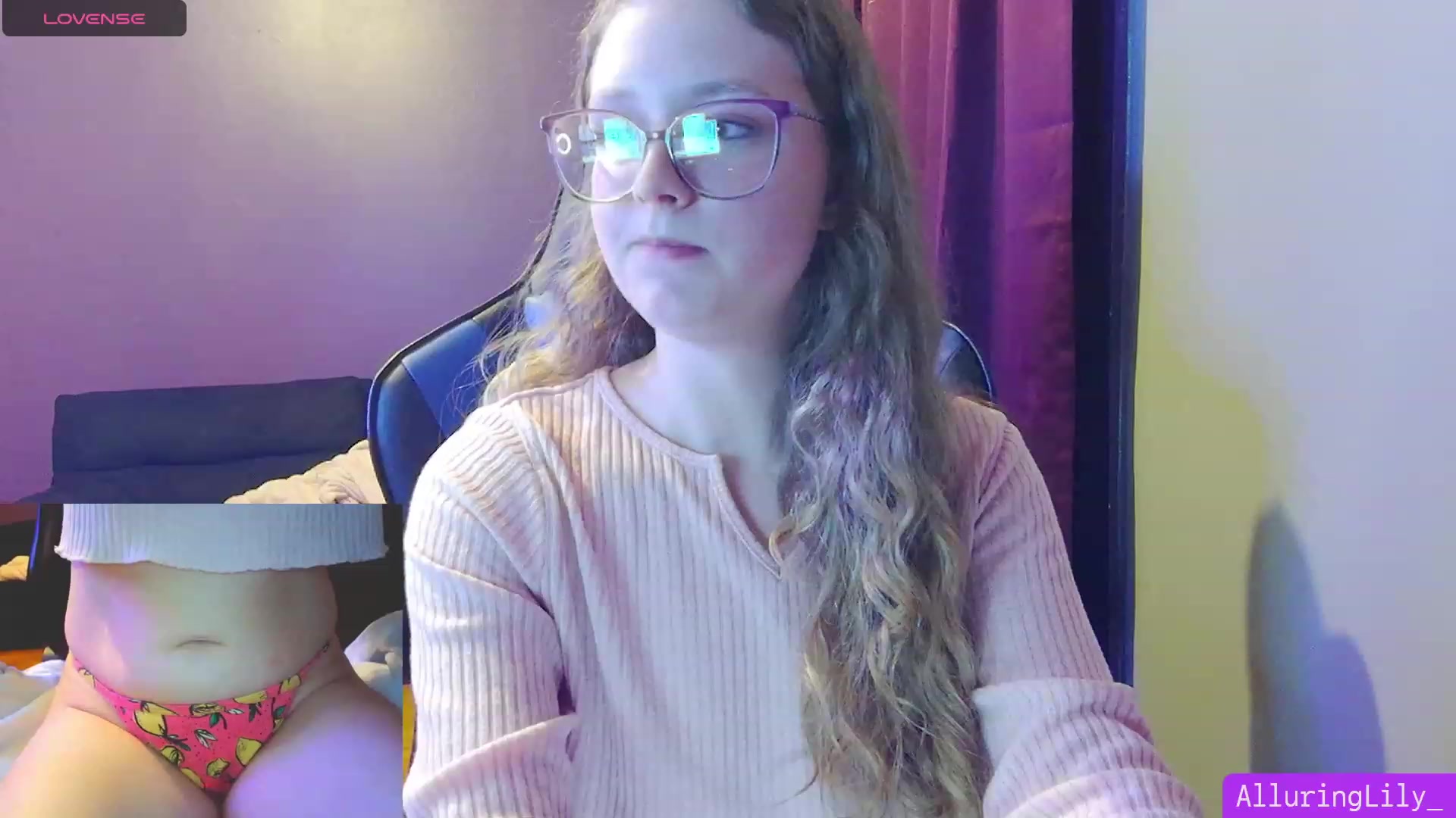 Gallery image thumbnail from AlluringLily_'s myfreecams stream on, 09/01/2023, 02:31 image 13 of 20