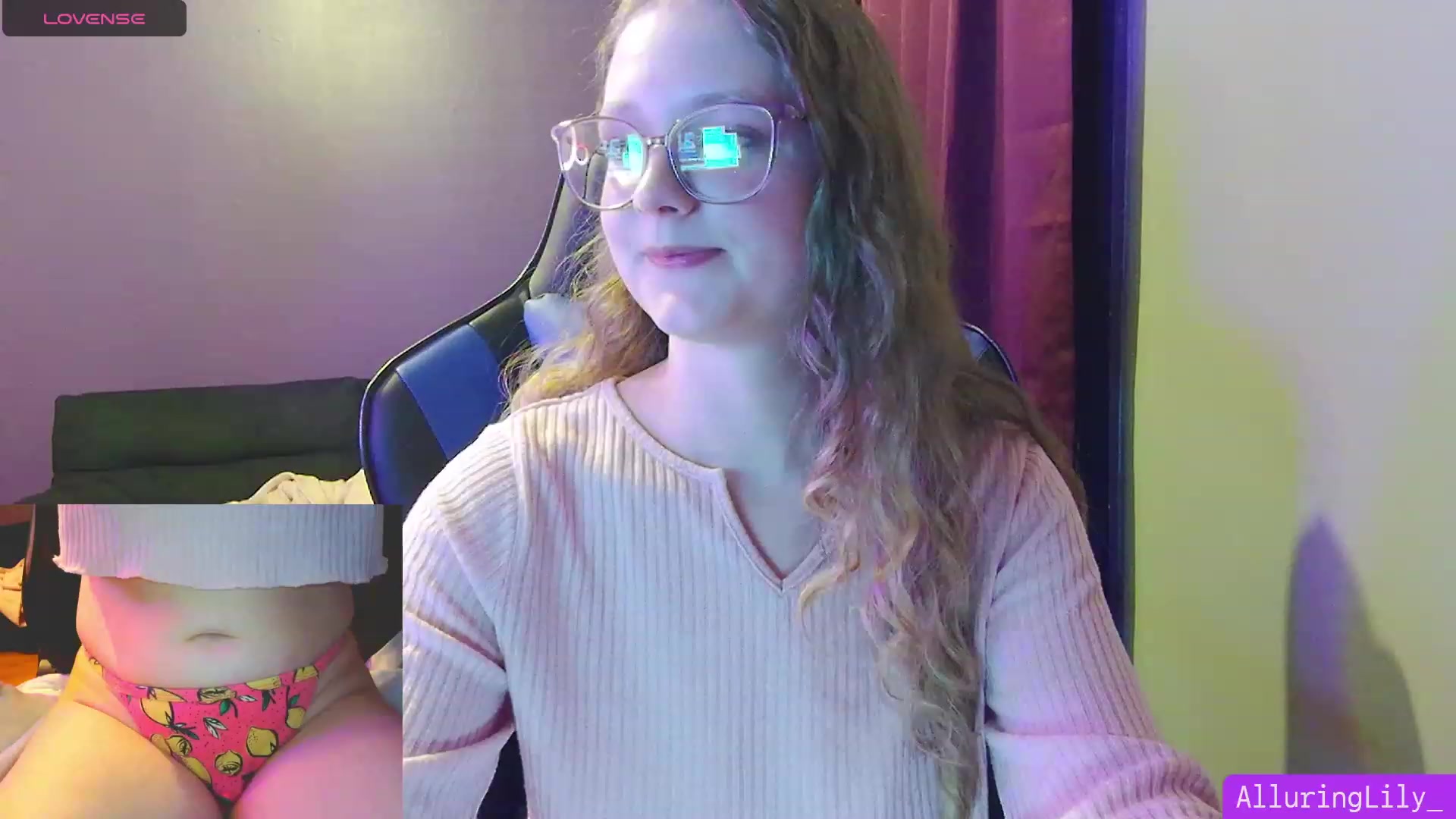 Gallery image thumbnail from AlluringLily_'s myfreecams stream on, 09/01/2023, 02:31 image 3 of 20