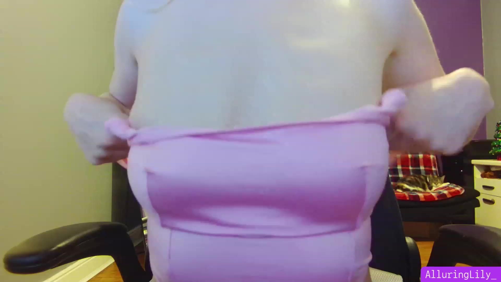 Gallery image thumbnail from AlluringLily_'s myfreecams stream on, 12/07/2023, 04:18 image 17 of 20