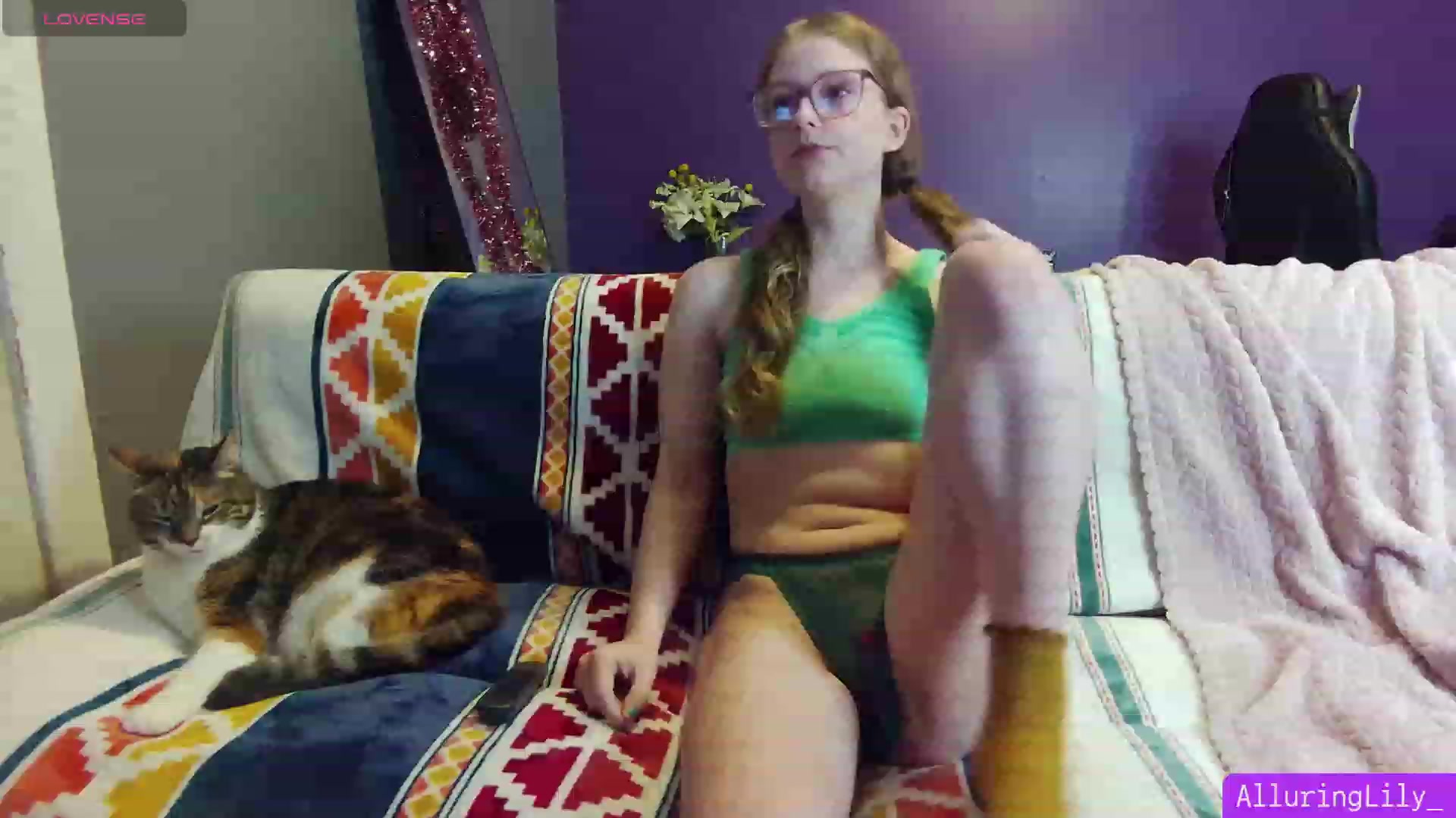 Gallery image thumbnail from AlluringLily_'s myfreecams stream on, 12/18/2023, 02:12 image 1 of 20