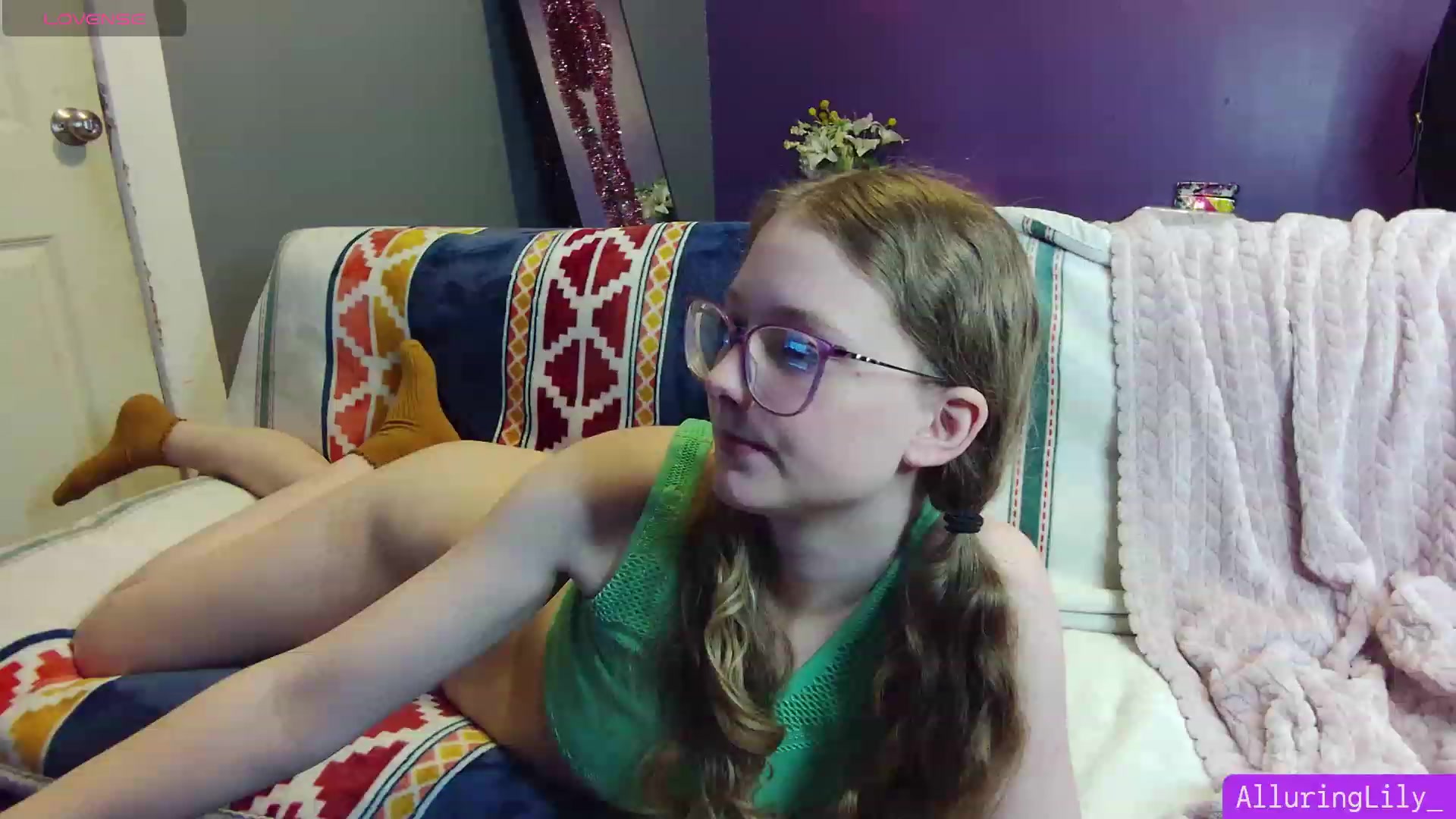 Gallery image thumbnail from AlluringLily_'s myfreecams stream on, 12/18/2023, 02:12 image 15 of 20