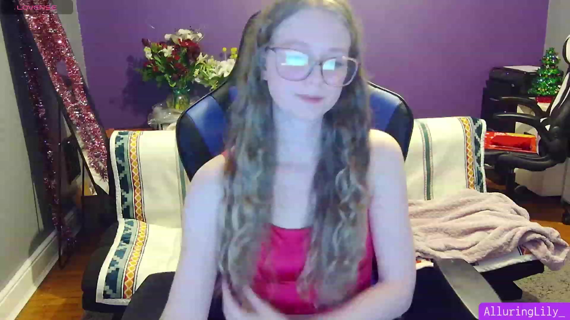 Gallery image thumbnail from AlluringLily_'s myfreecams stream on, 12/24/2023, 02:41 image 6 of 20