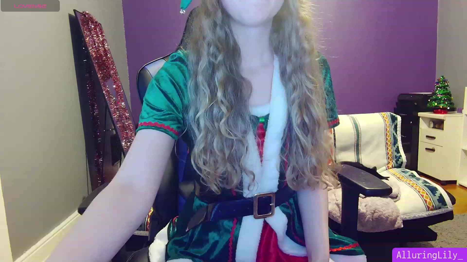 Gallery image thumbnail from AlluringLily_'s myfreecams stream on, 12/25/2023, 05:34 image 12 of 20