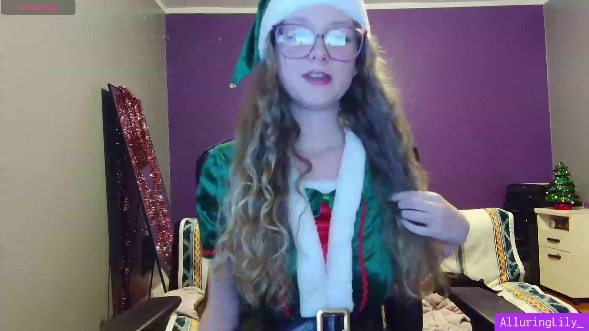 Gallery image thumbnail from AlluringLily_'s myfreecams stream on, 12/25/2023, 05:34 image 7 of 20
