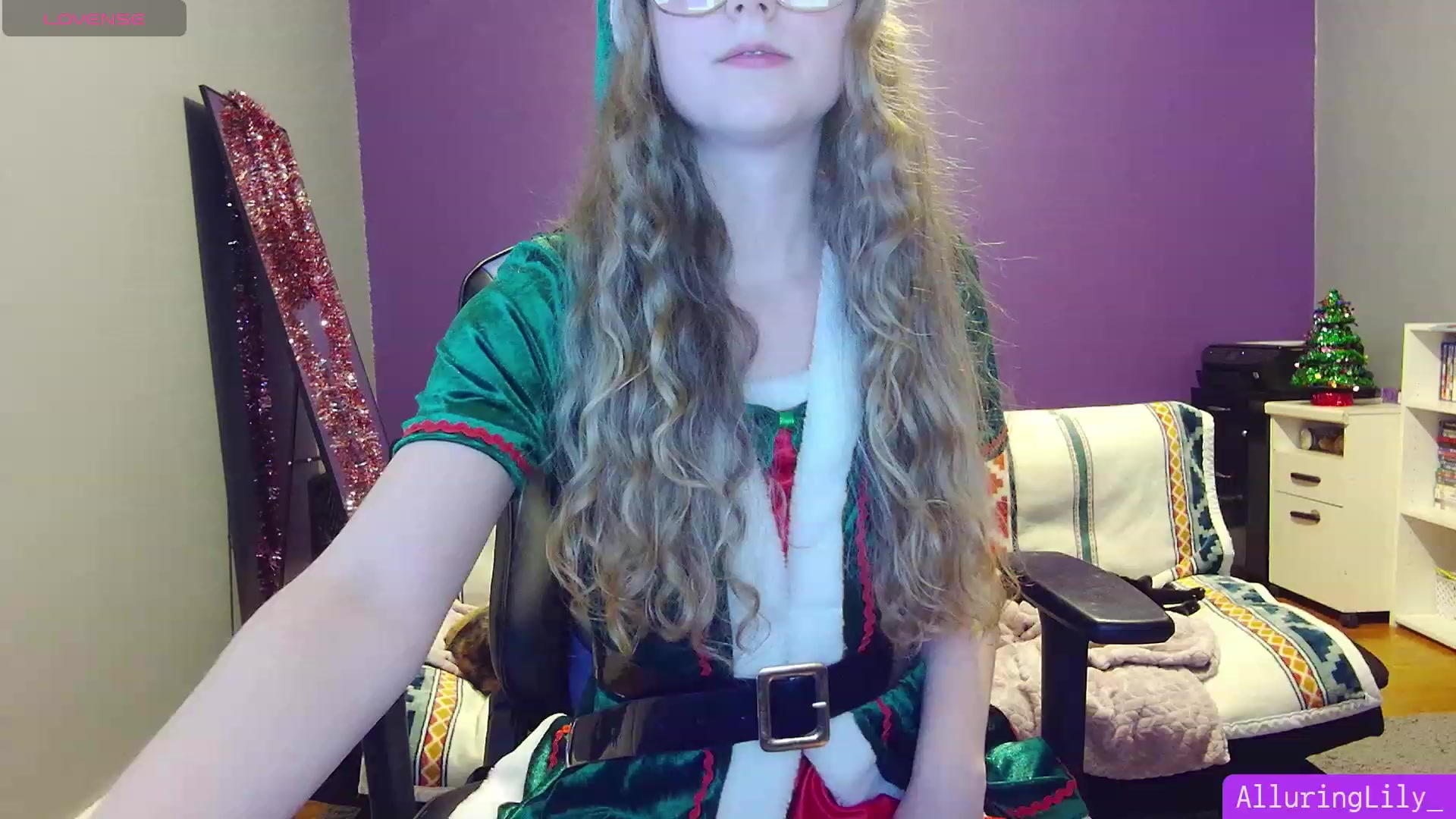 Gallery image thumbnail from AlluringLily_'s myfreecams stream on, 12/25/2023, 05:34 image 19 of 20