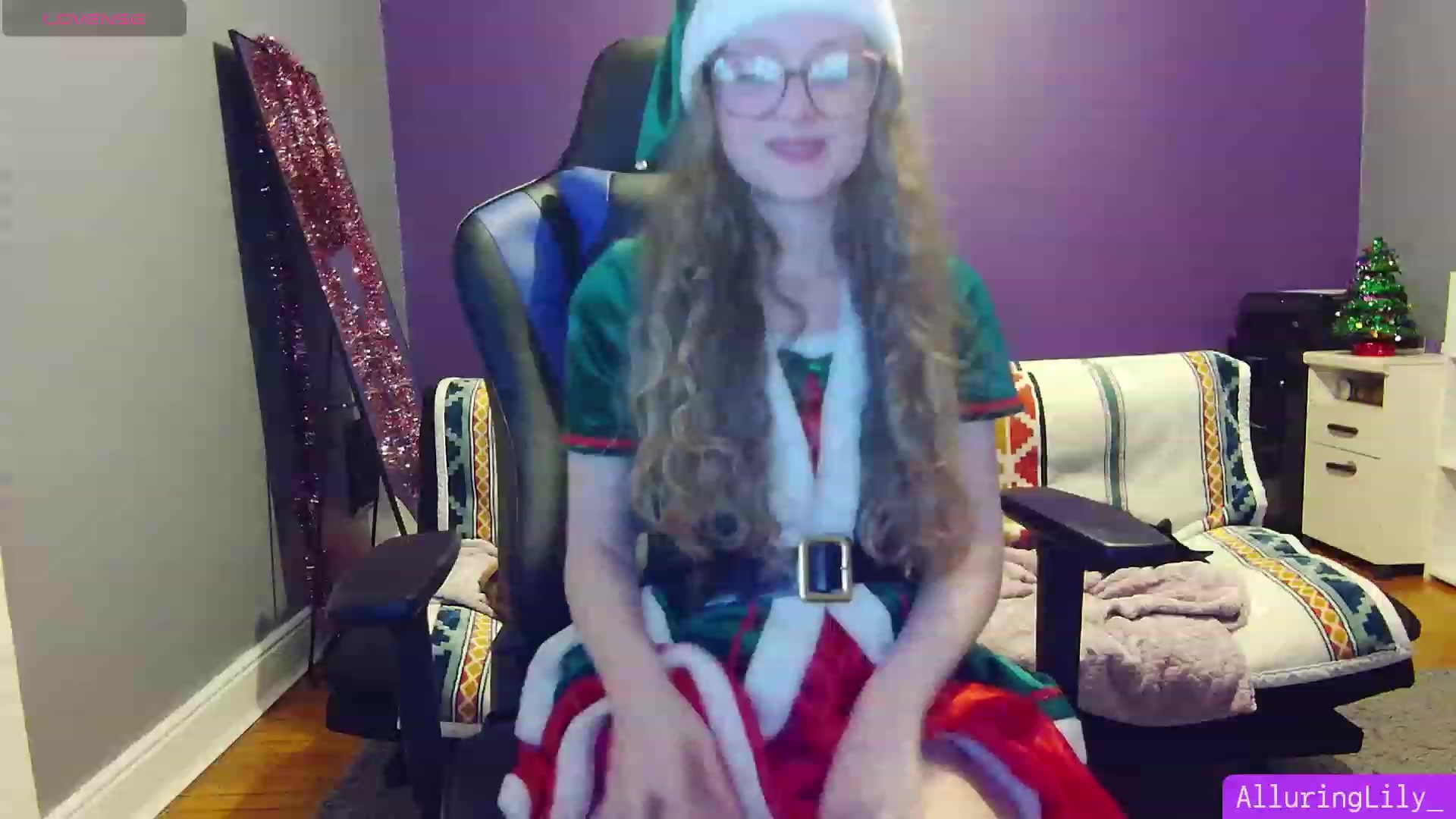 Gallery image thumbnail from AlluringLily_'s myfreecams stream on, 12/25/2023, 05:34 image 11 of 20