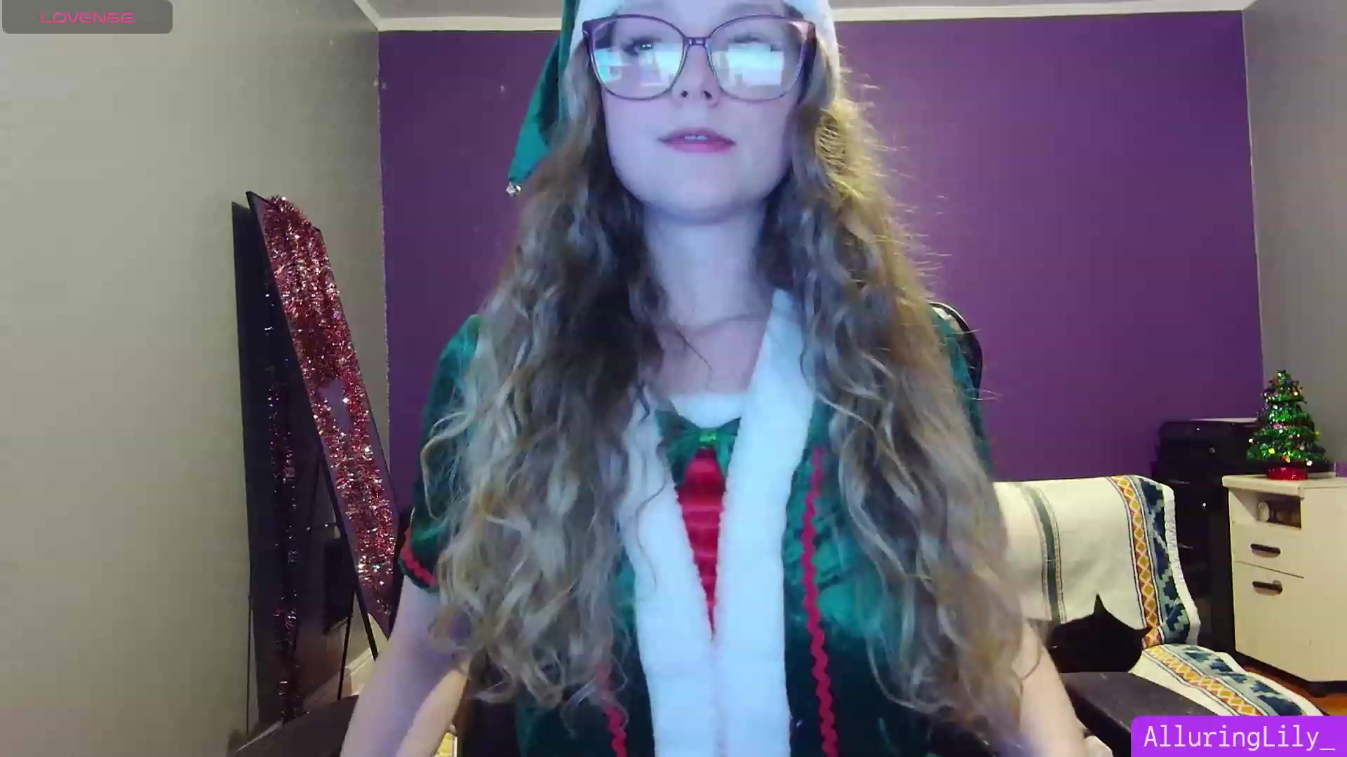 Gallery image thumbnail from AlluringLily_'s myfreecams stream on, 12/25/2023, 05:34 image 3 of 20