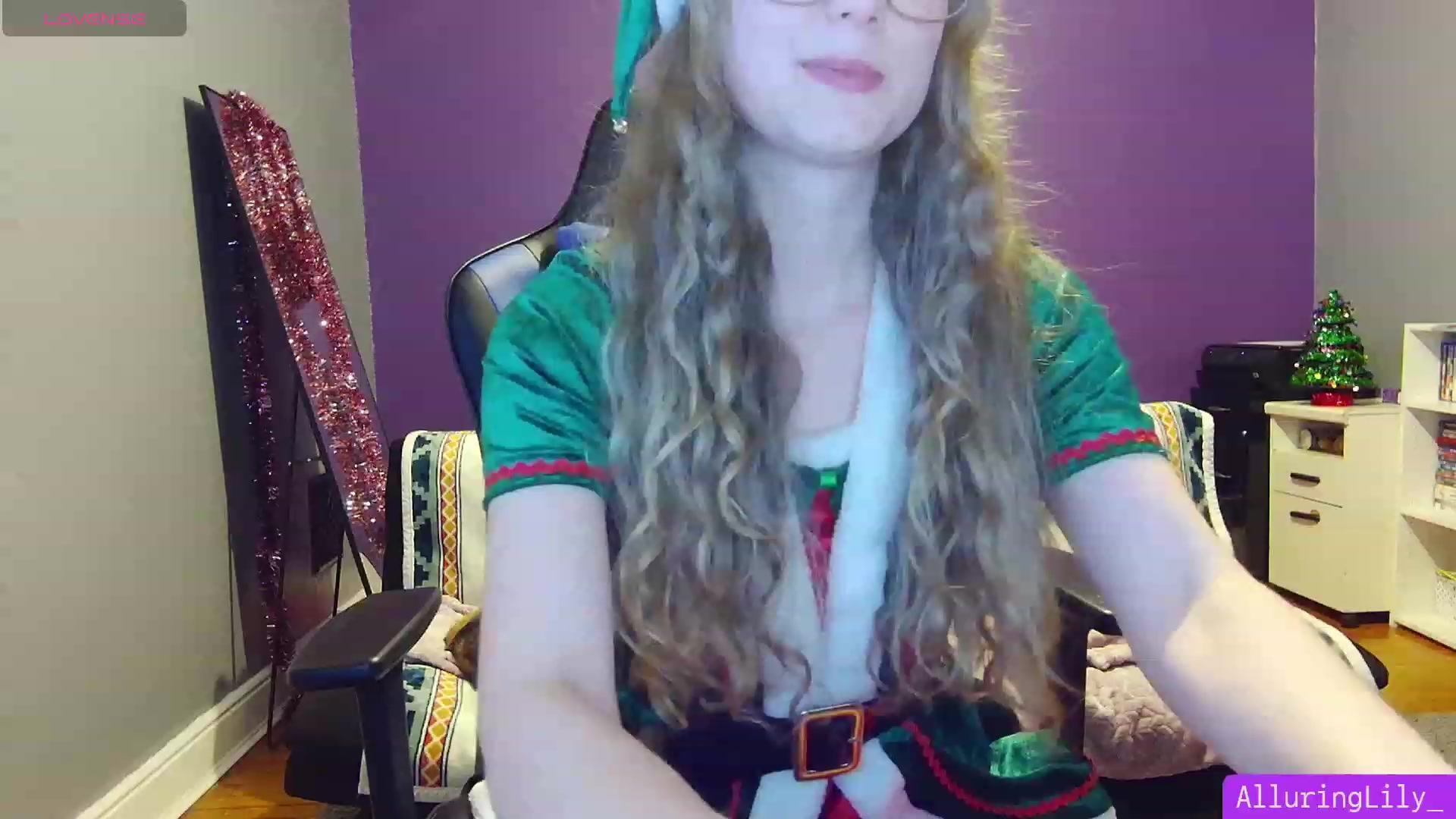 Gallery image thumbnail from AlluringLily_'s myfreecams stream on, 12/25/2023, 05:34 image 18 of 20