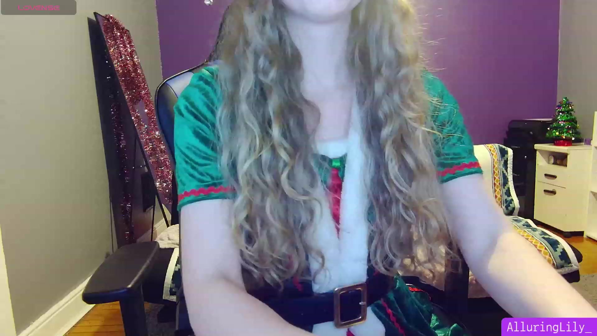 Gallery image thumbnail from AlluringLily_'s myfreecams stream on, 12/25/2023, 05:34 image 10 of 20