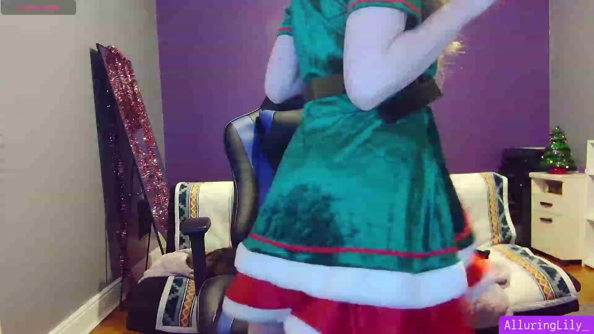 Gallery image thumbnail from AlluringLily_'s myfreecams stream on, 12/25/2023, 06:45 image 1 of 20