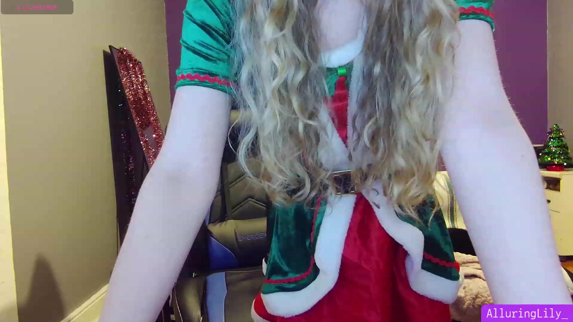 Gallery image thumbnail from AlluringLily_'s myfreecams stream on, 12/25/2023, 06:45 image 12 of 20
