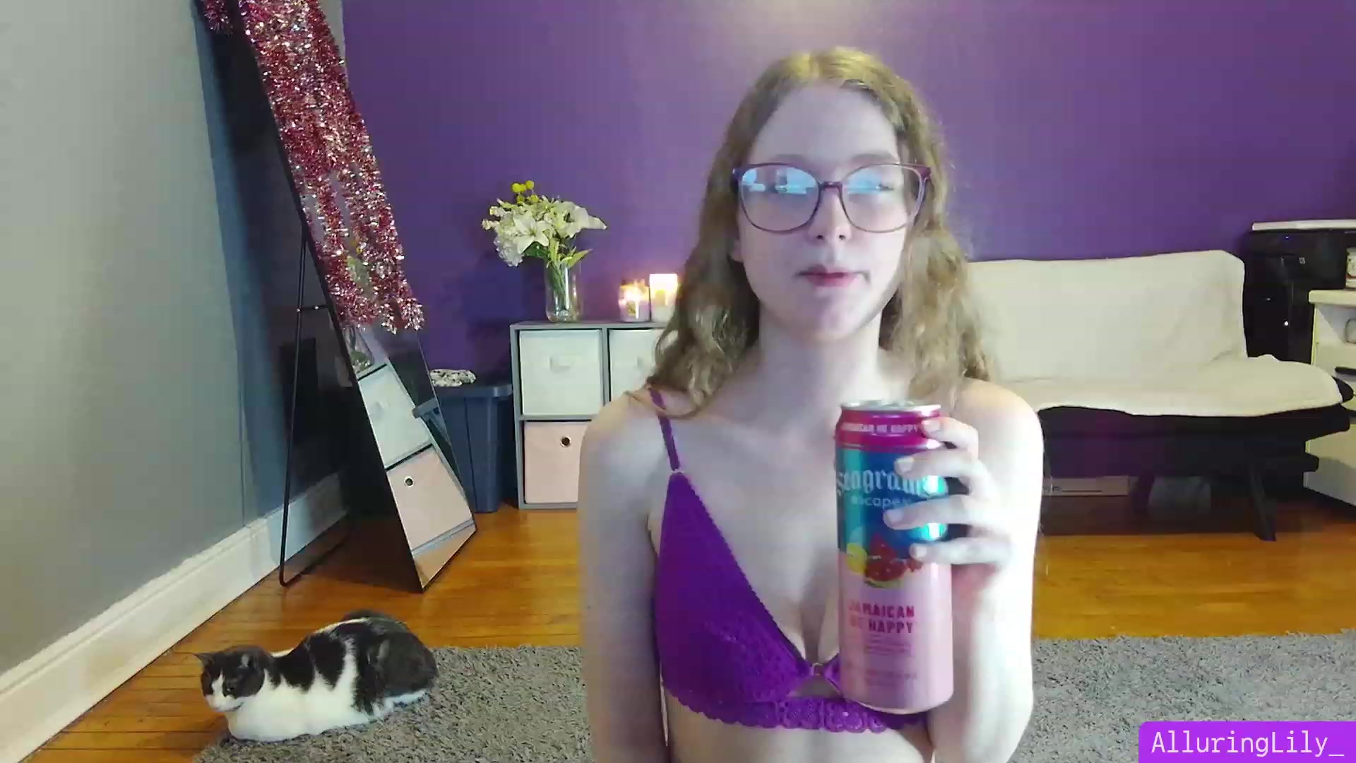 Gallery image thumbnail from AlluringLily_'s myfreecams stream on, 12/31/2023, 04:00 image 13 of 20