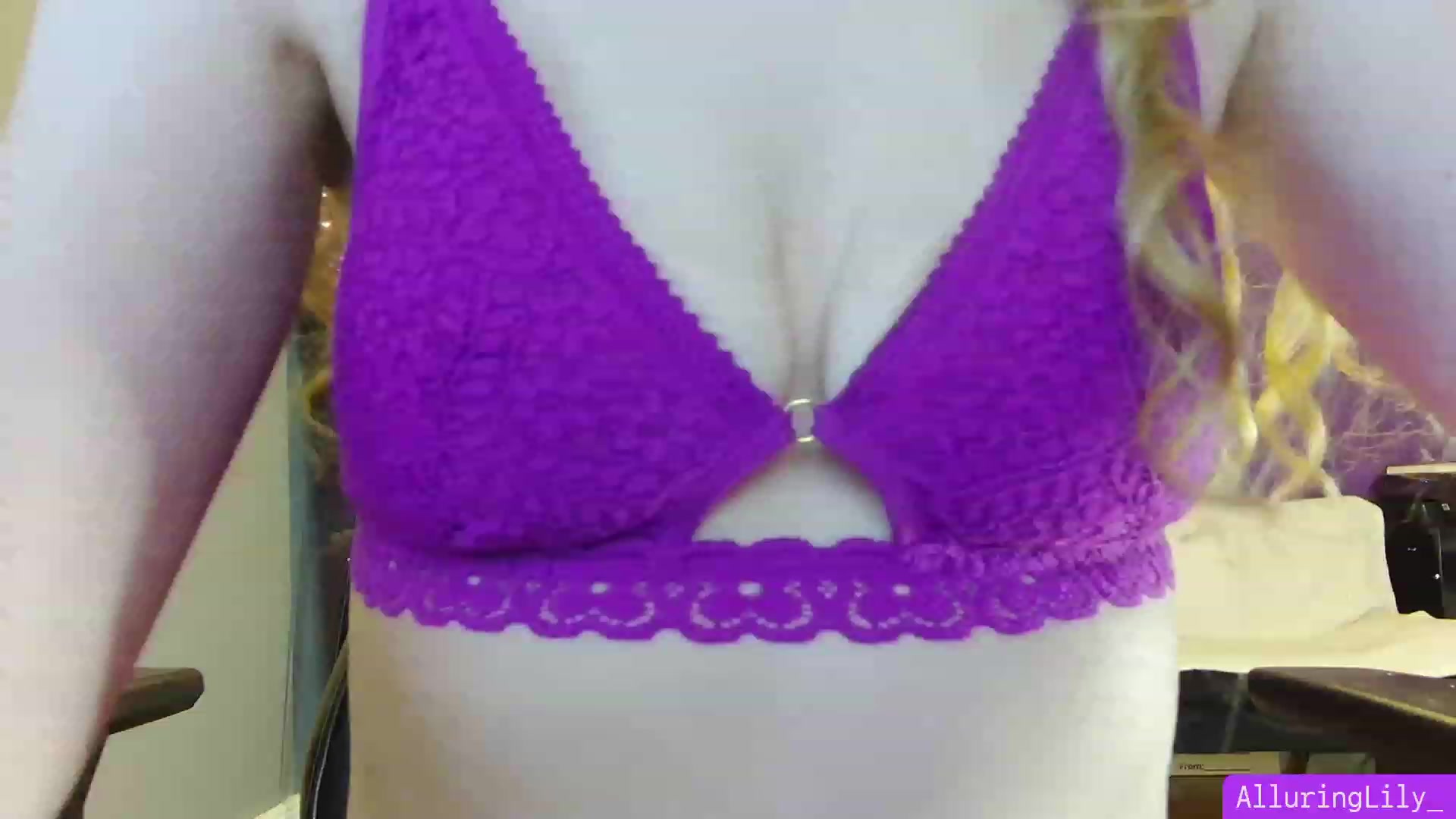 Gallery image thumbnail from AlluringLily_'s myfreecams stream on, 12/31/2023, 04:00 image 17 of 20