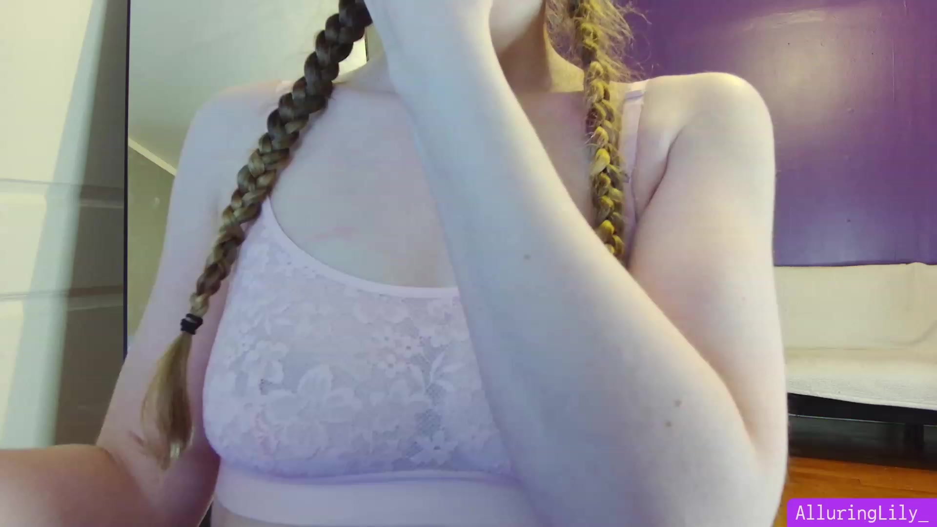 Gallery image thumbnail from AlluringLily_'s myfreecams stream on, 01/04/2024, 04:40 image 10 of 20