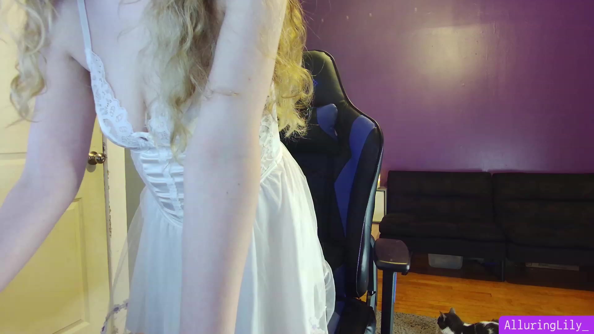 Gallery image thumbnail from AlluringLily_'s myfreecams stream on, 02/04/2024, 04:37 image 2 of 20