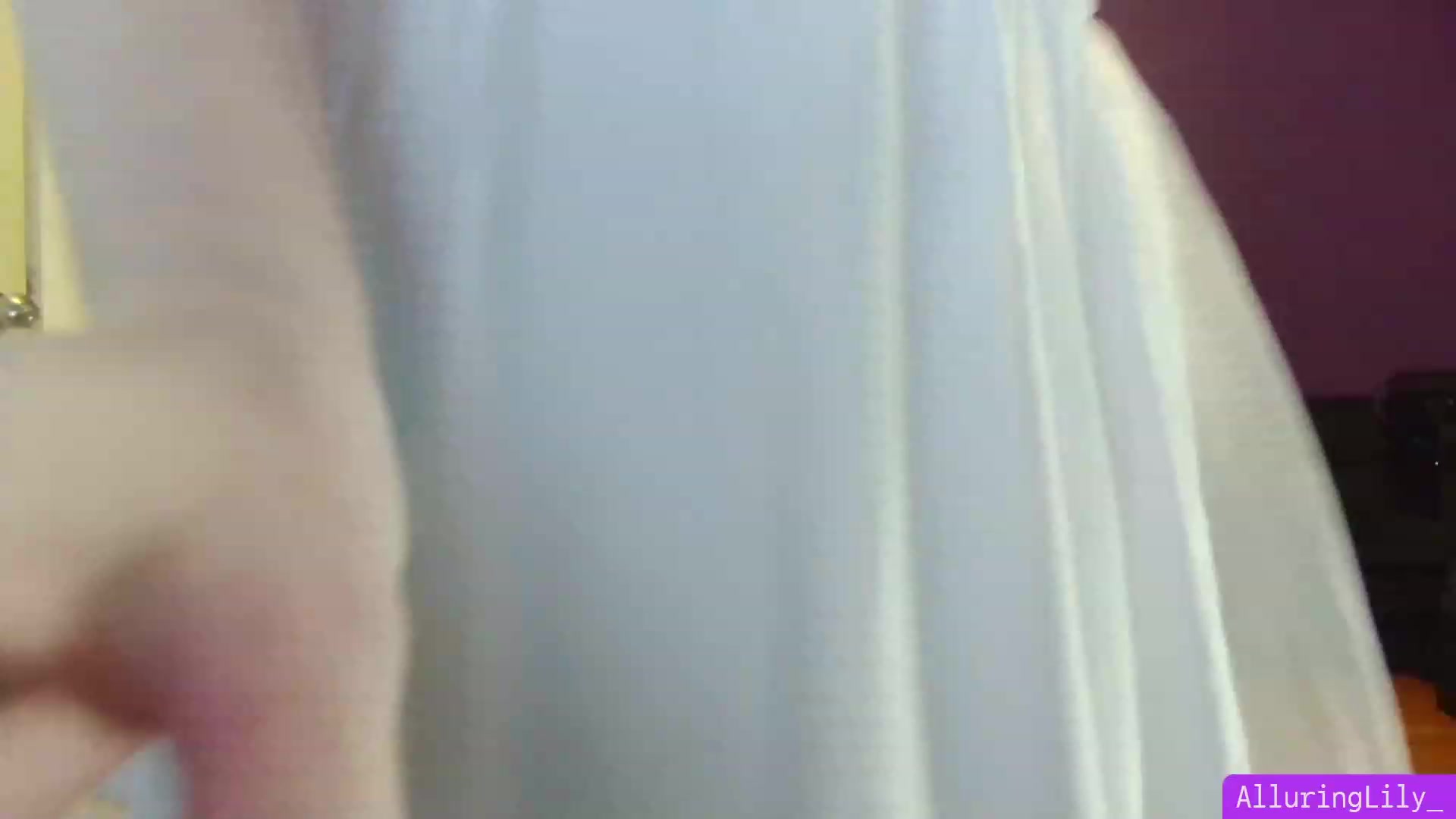Gallery image thumbnail from AlluringLily_'s myfreecams stream on, 02/04/2024, 04:37 image 15 of 20