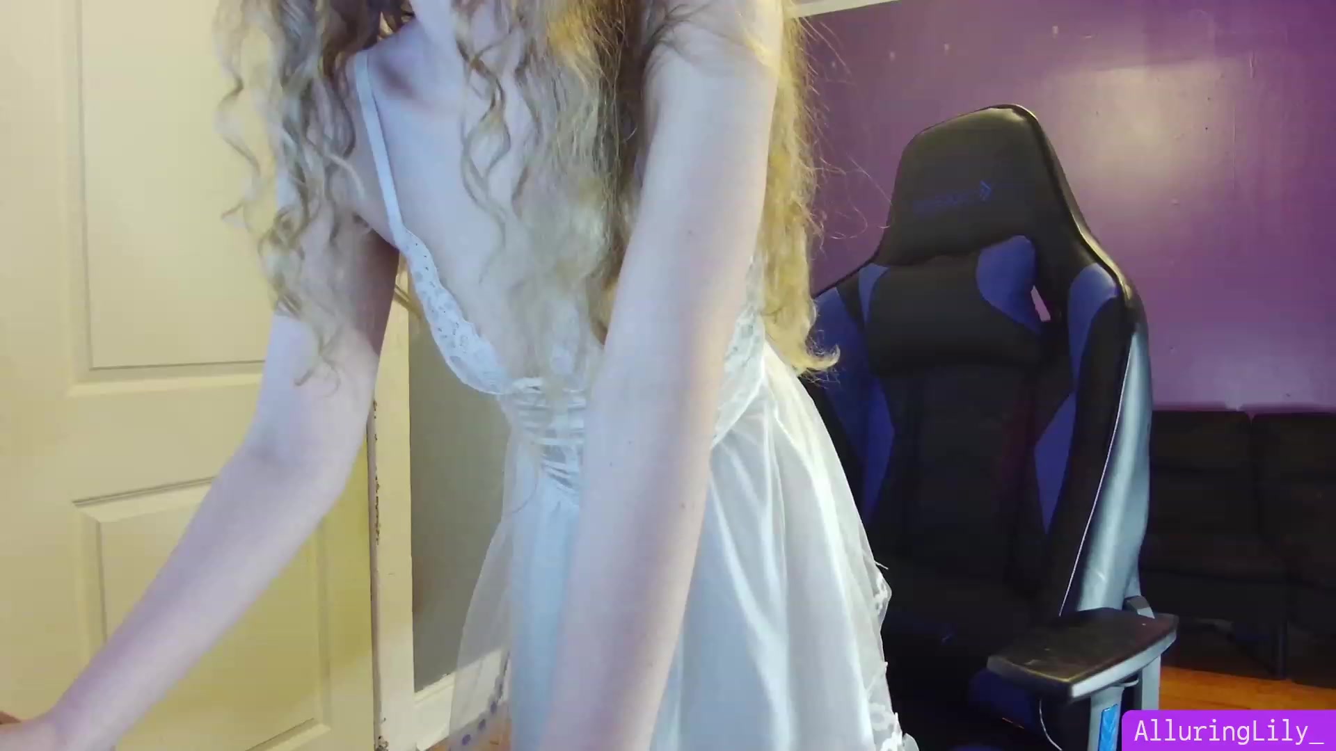 Gallery image thumbnail from AlluringLily_'s myfreecams stream on, 02/04/2024, 04:37 image 14 of 20