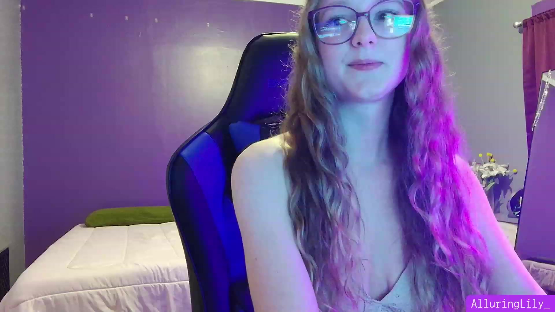 Gallery image thumbnail from AlluringLily_'s myfreecams stream on, 02/26/2024, 03:55 image 8 of 20