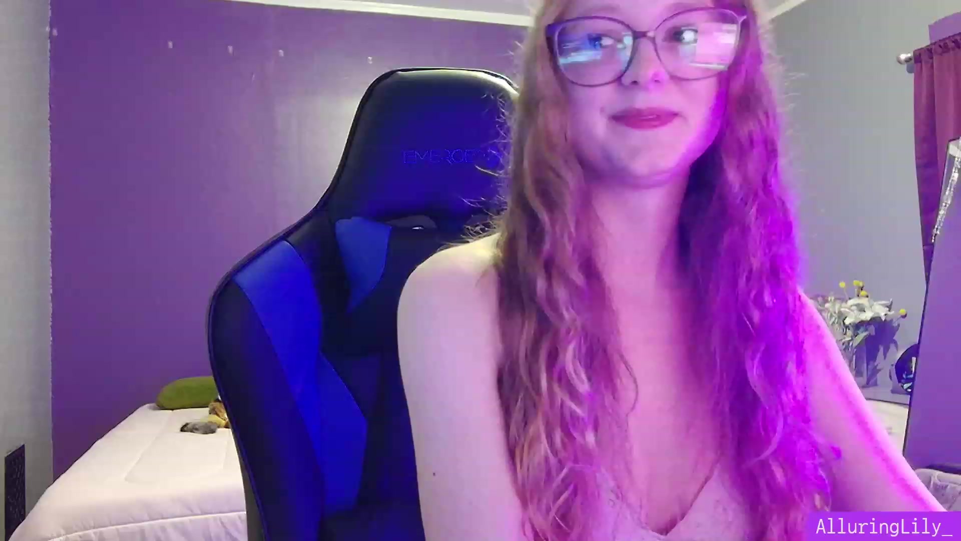 Gallery image thumbnail from AlluringLily_'s myfreecams stream on, 02/26/2024, 03:55 image 5 of 20