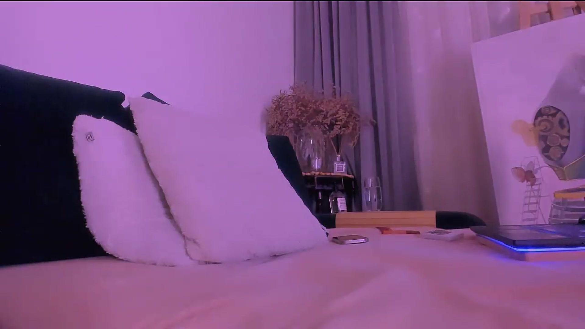 Gallery image thumbnail from Alluring_'s myfreecams stream on, 08/02/2026, 20:11 image 3 of 20