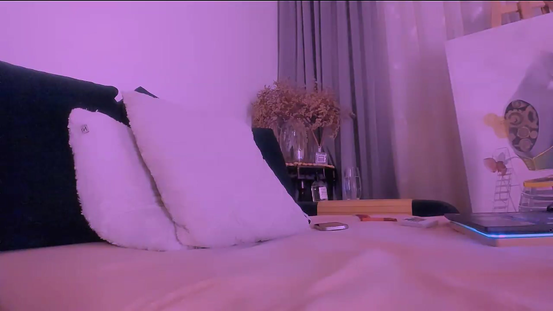 Gallery image thumbnail from Alluring_'s myfreecams stream on, 08/02/2026, 20:11 image 5 of 20