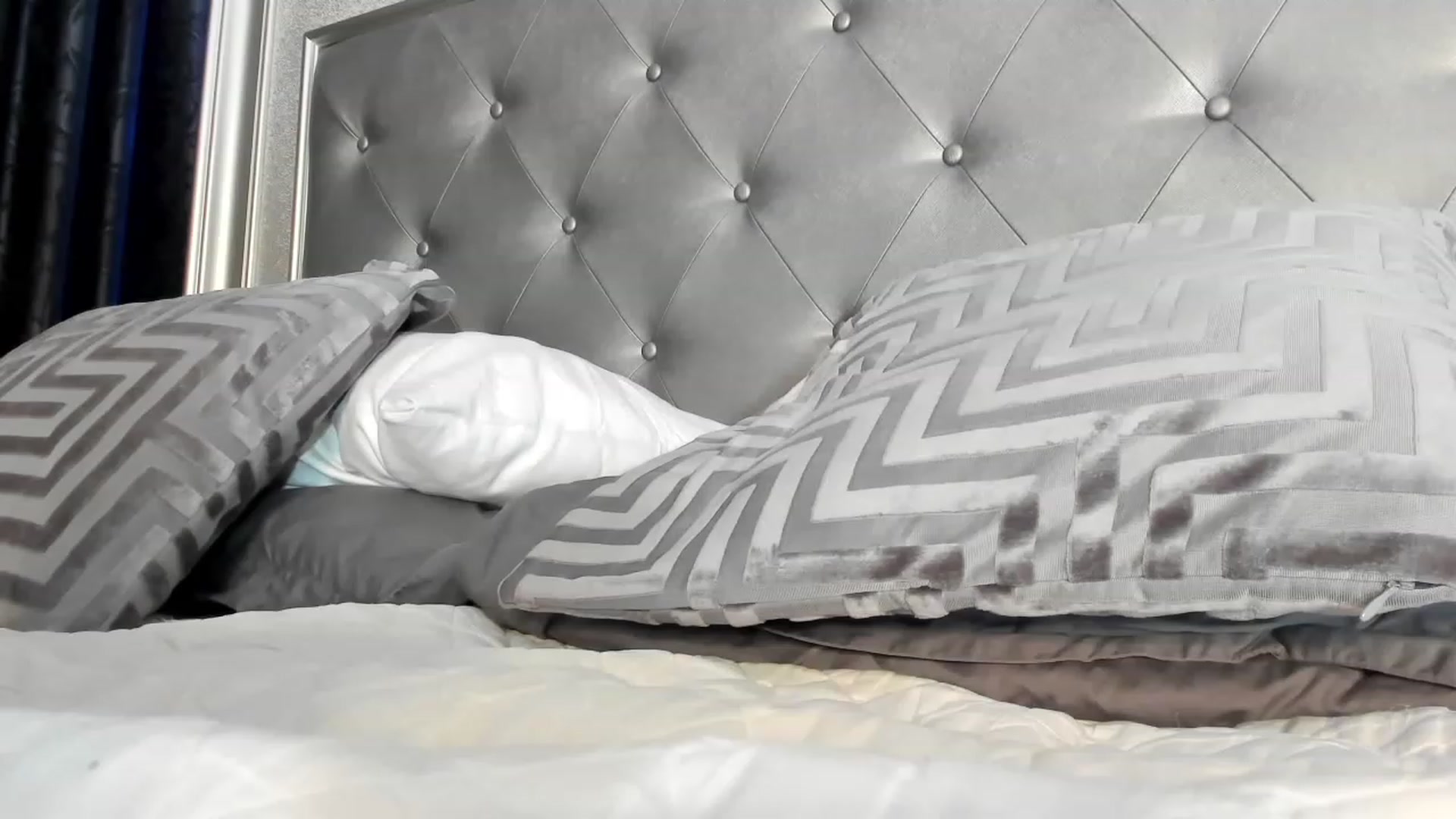 Gallery image thumbnail from AllyPinkLips's myfreecams stream on, 11/16/2022, 21:04 image 17 of 20