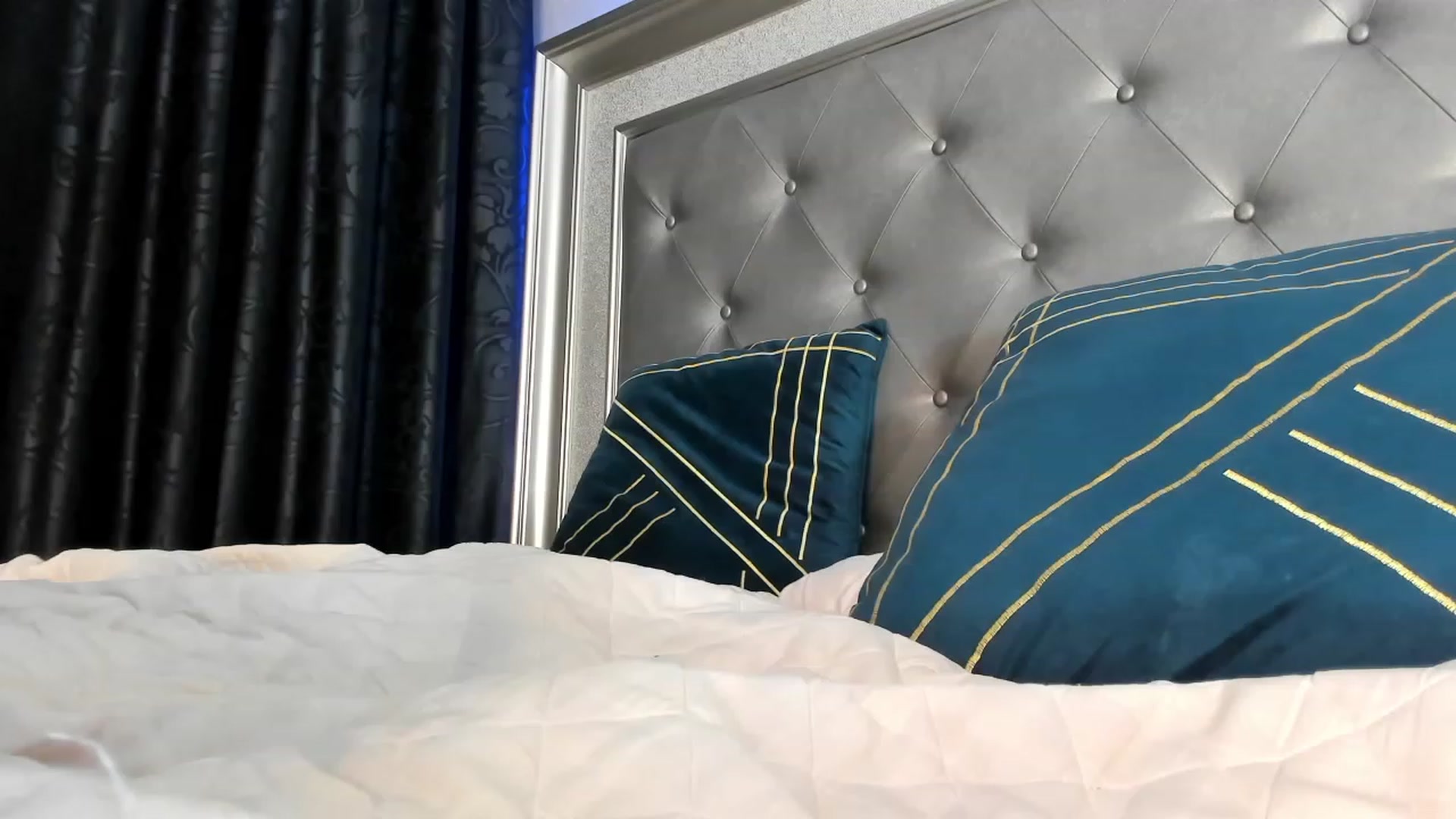 Gallery image thumbnail from AllyPinkLips's myfreecams stream on, 02/05/2023, 24:17 image 3 of 20