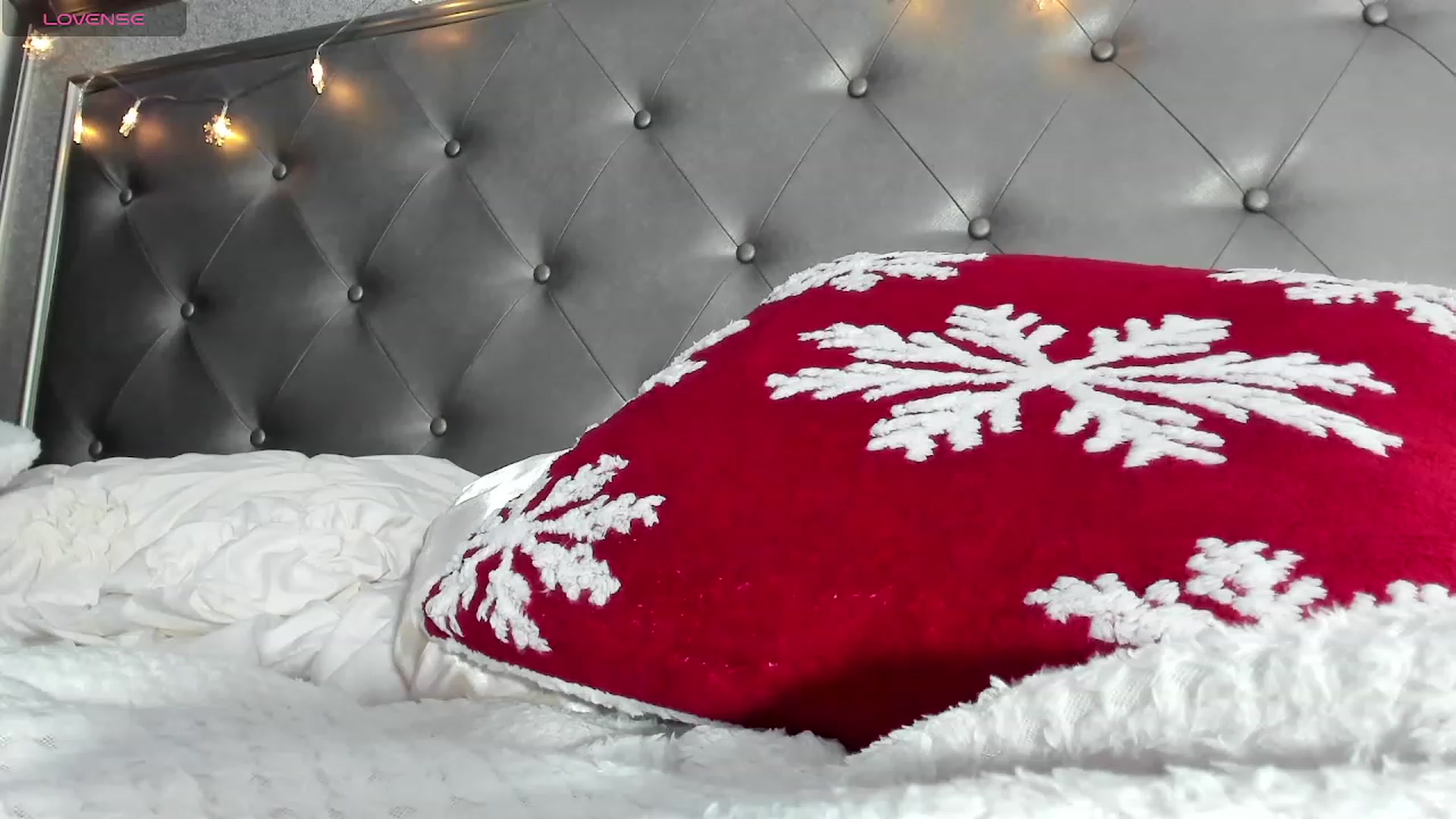 Gallery image thumbnail from AllyPinkLips's myfreecams stream on, 12/17/2023, 24:03 image 17 of 20