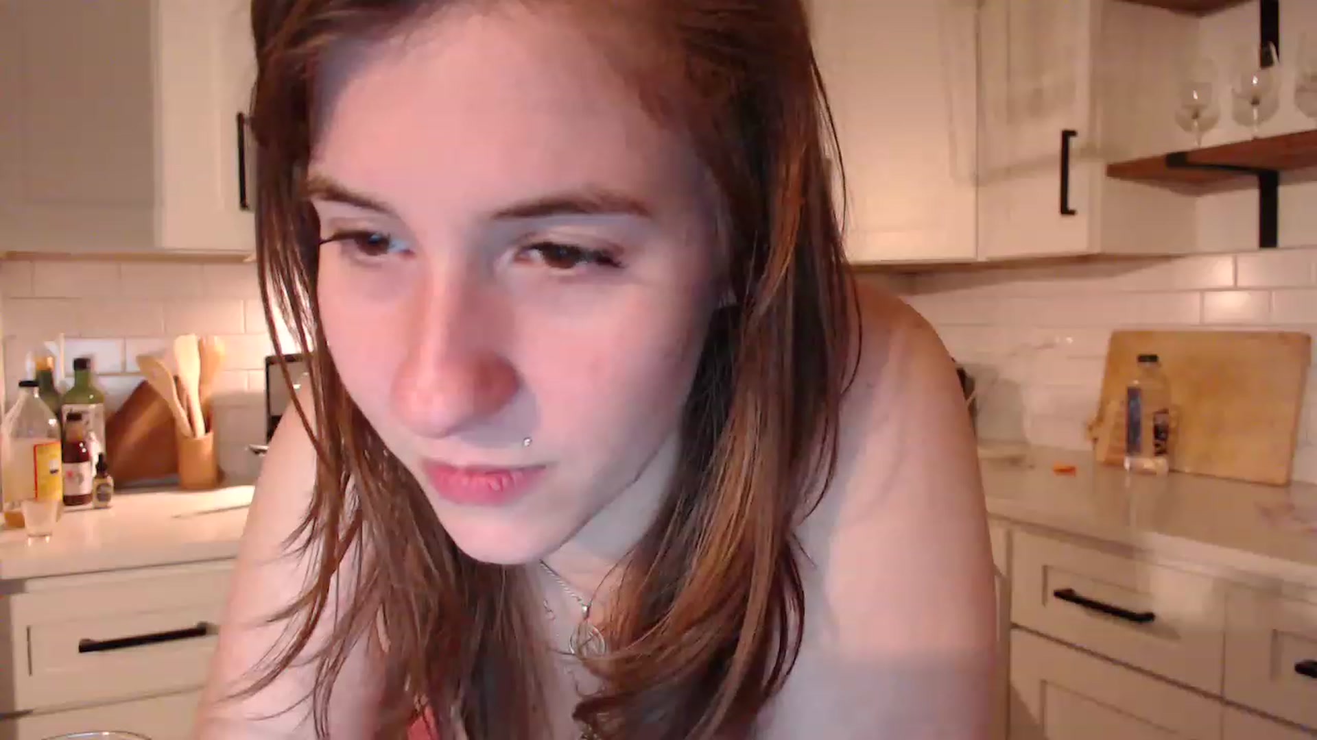 Gallery image thumbnail from AllysaAmour's myfreecams stream on, 12/19/2022, 05:46 image 13 of 20