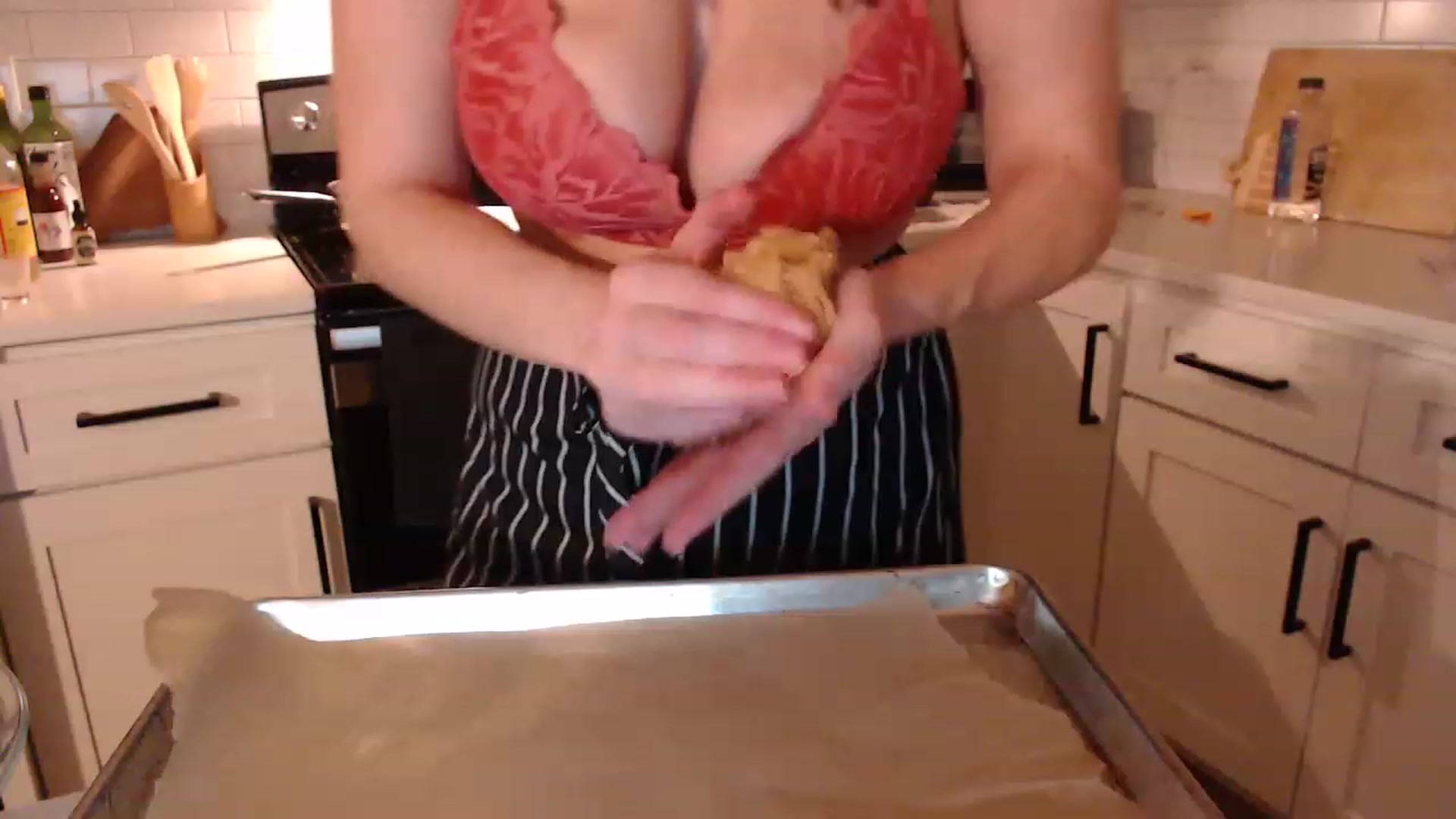 Gallery image thumbnail from AllysaAmour's myfreecams stream on, 12/19/2022, 05:46 image 7 of 20