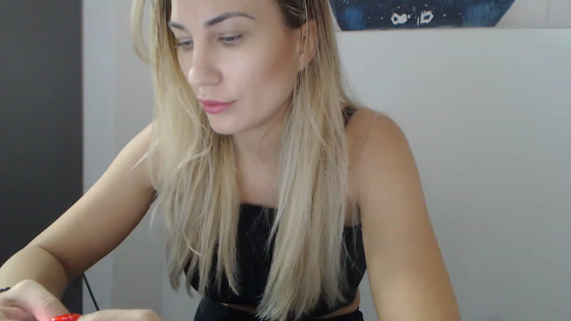 Gallery image thumbnail from AllysaHot's myfreecams stream on, 12/19/2022, 10:33 image 18 of 20