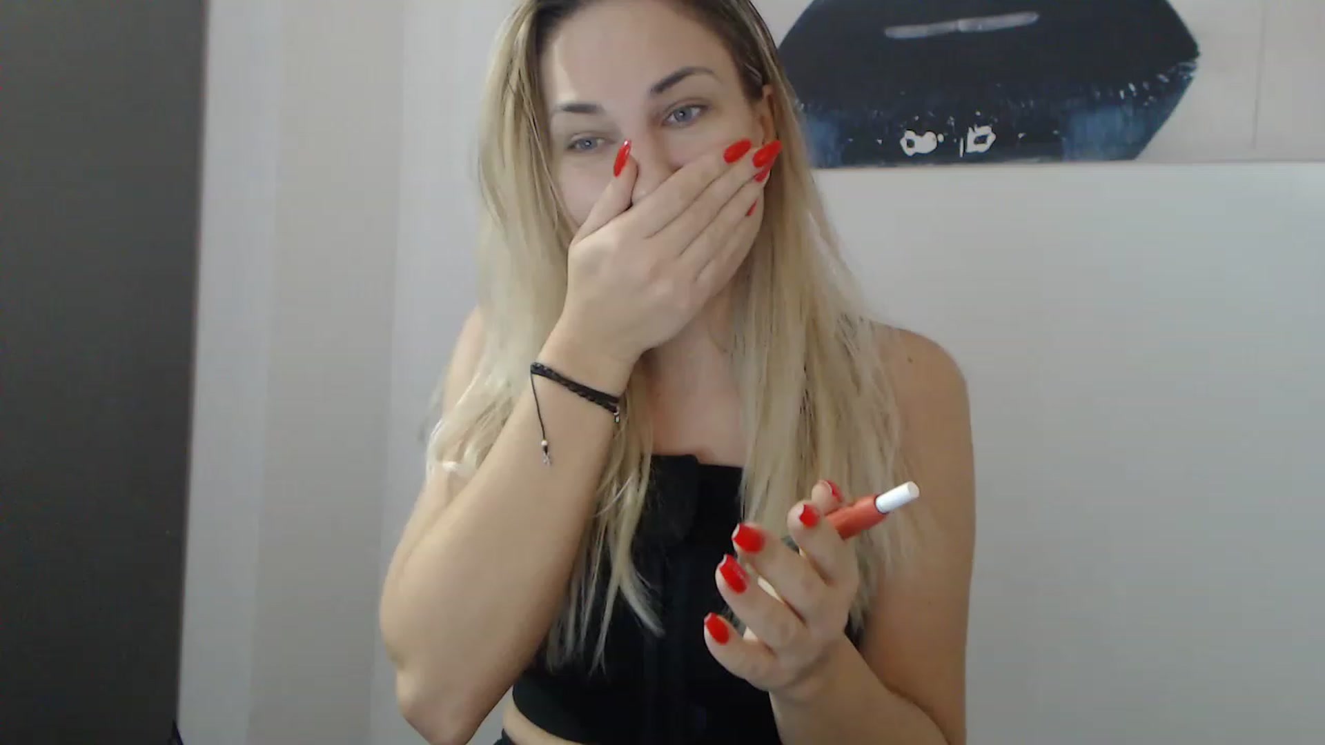 Gallery image thumbnail from AllysaHot's myfreecams stream on, 12/19/2022, 10:33 image 3 of 20