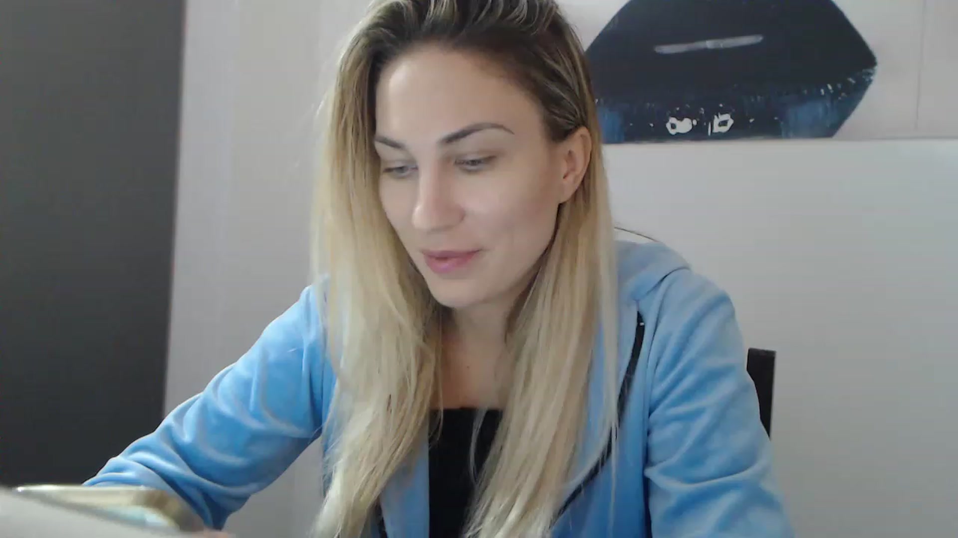 Gallery image thumbnail from AllysaHot's myfreecams stream on, 12/19/2022, 12:59 image 12 of 20
