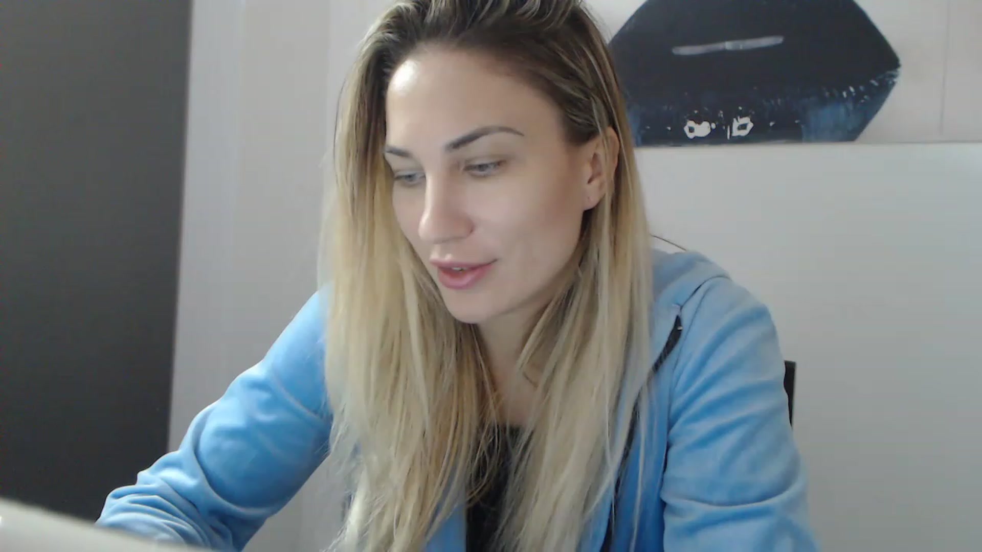 Gallery image thumbnail from AllysaHot's myfreecams stream on, 12/19/2022, 12:59 image 15 of 20