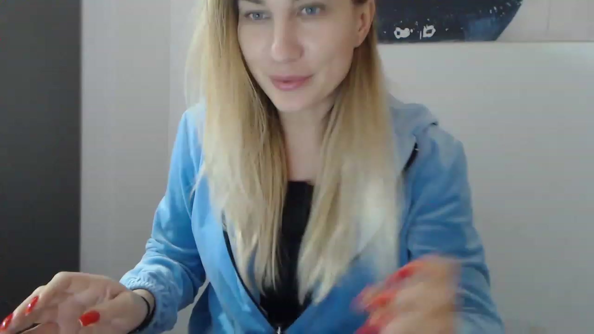 Gallery image thumbnail from AllysaHot's myfreecams stream on, 12/19/2022, 12:59 image 18 of 20