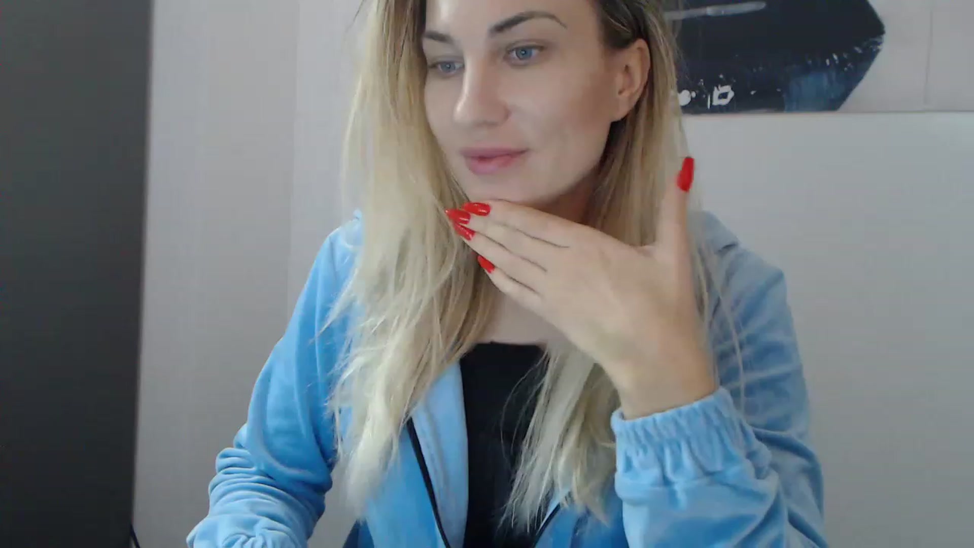 Gallery image thumbnail from AllysaHot's myfreecams stream on, 12/19/2022, 12:59 image 6 of 20