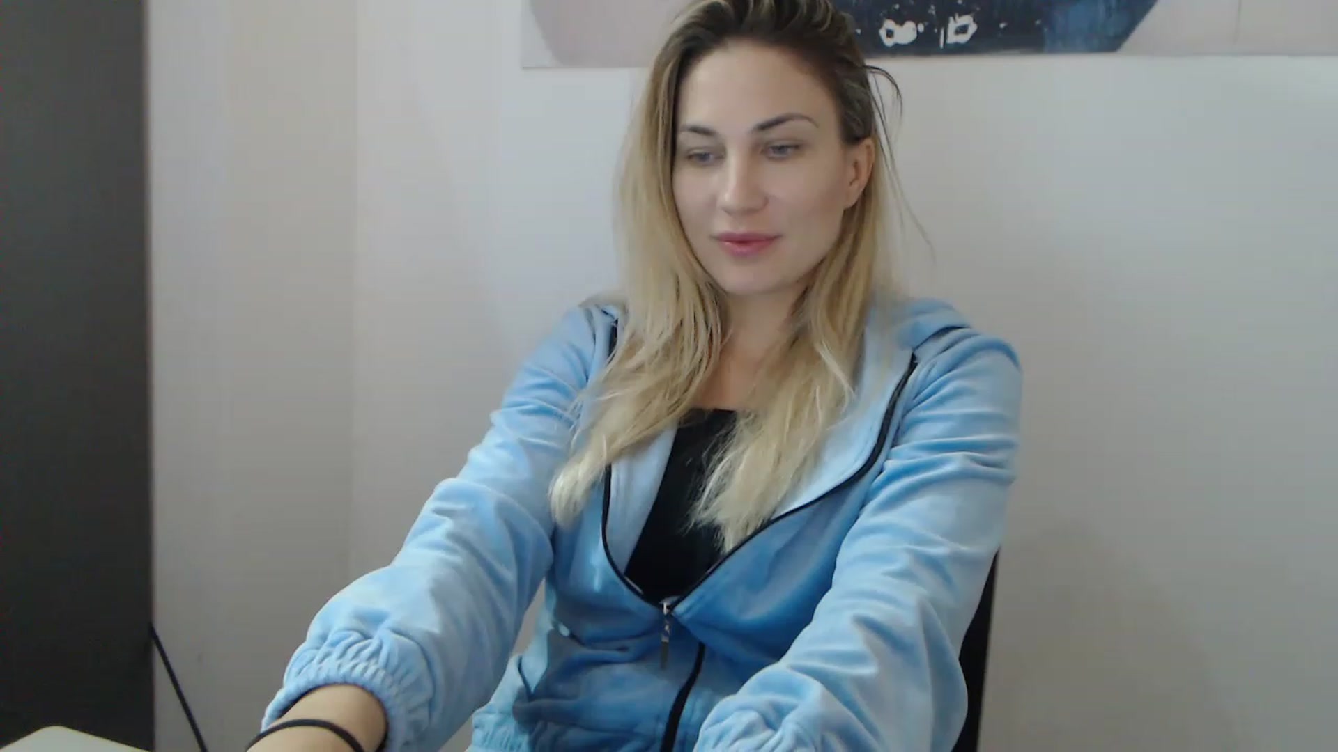Gallery image thumbnail from AllysaHot's myfreecams stream on, 12/19/2022, 12:59 image 8 of 20