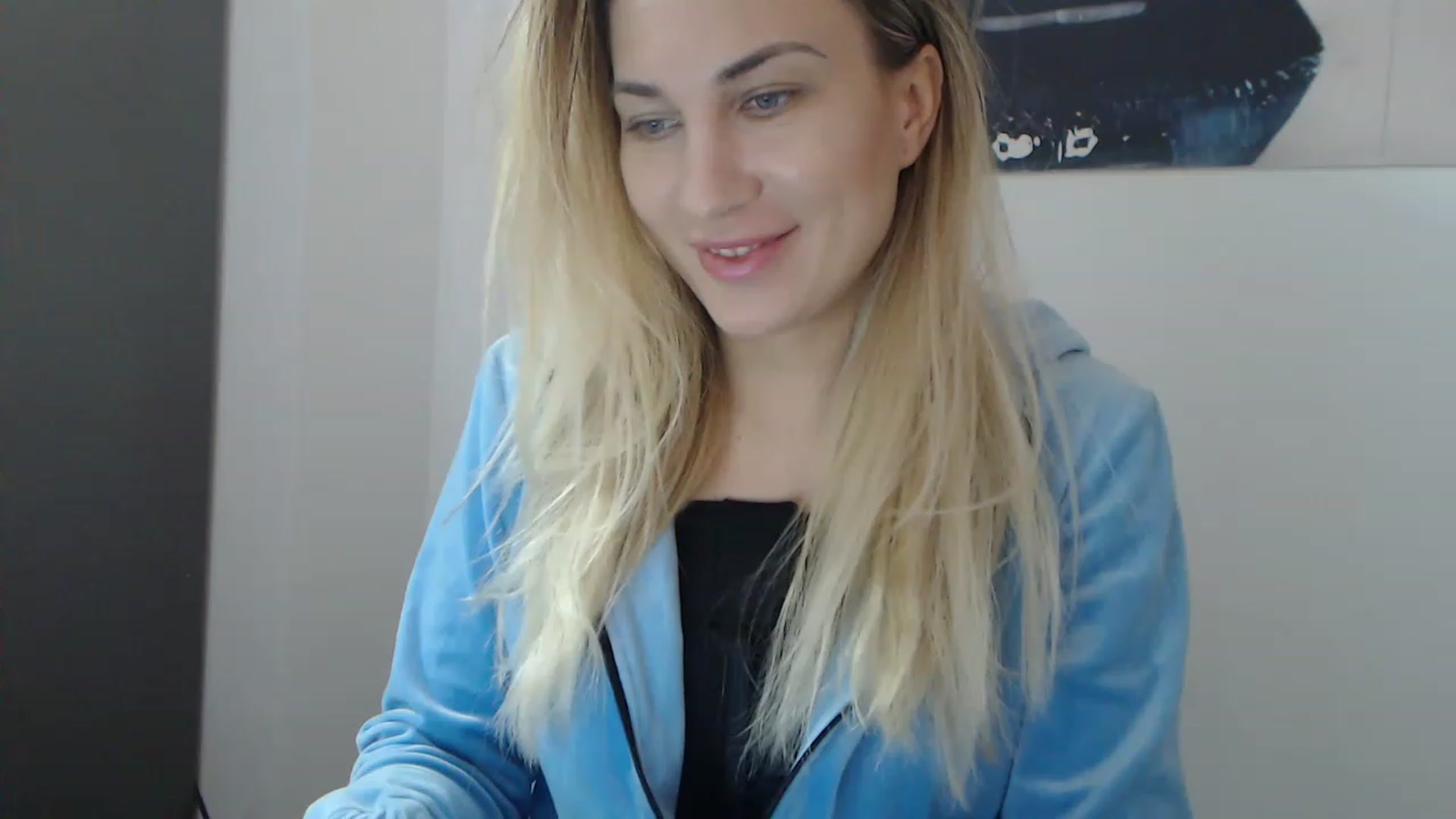 Gallery image thumbnail from AllysaHot's myfreecams stream on, 12/19/2022, 12:59 image 5 of 20