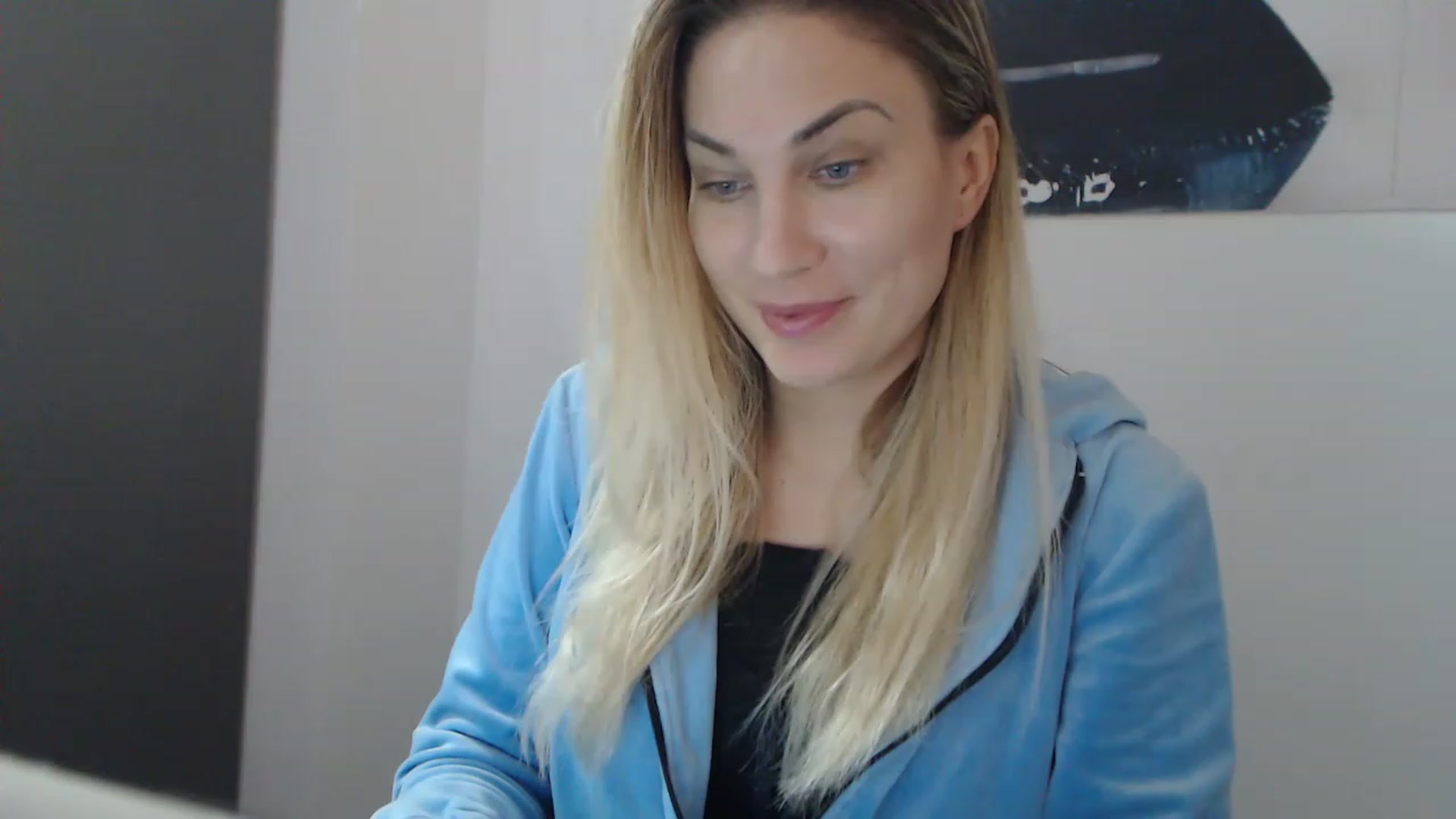 Gallery image thumbnail from AllysaHot's myfreecams stream on, 12/19/2022, 12:59 image 13 of 20