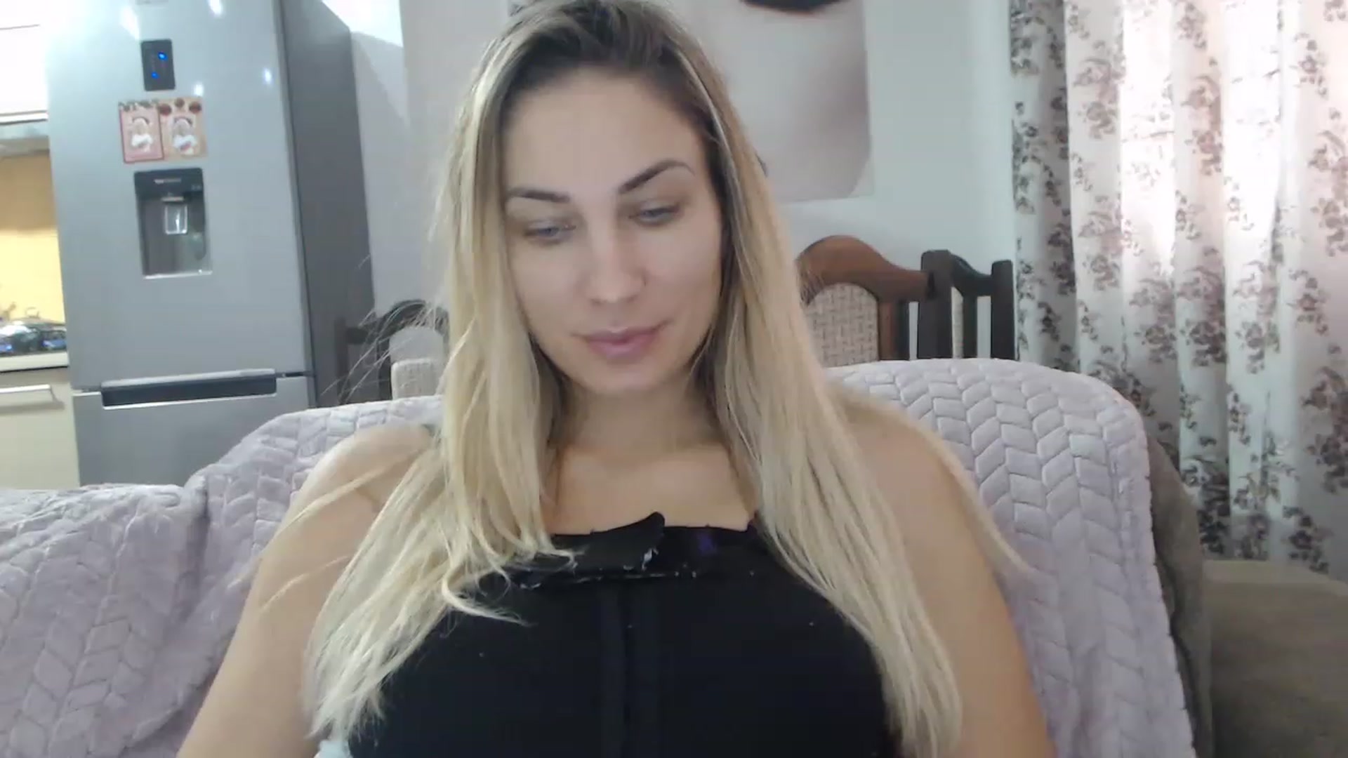 Gallery image thumbnail from AllysaHot's myfreecams stream on, 01/05/2023, 11:45 image 3 of 20