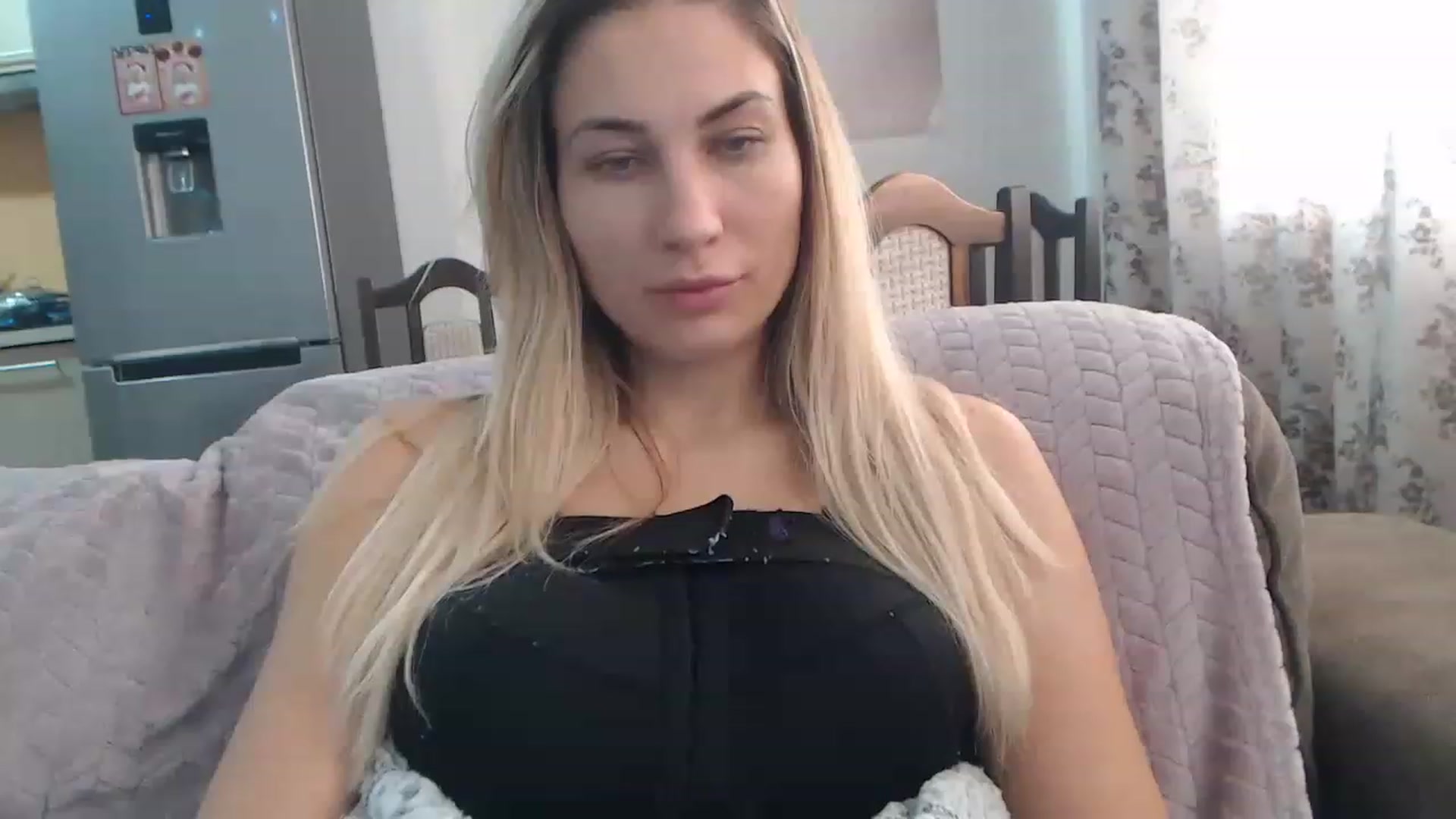 Gallery image thumbnail from AllysaHot's myfreecams stream on, 01/05/2023, 11:45 image 15 of 20