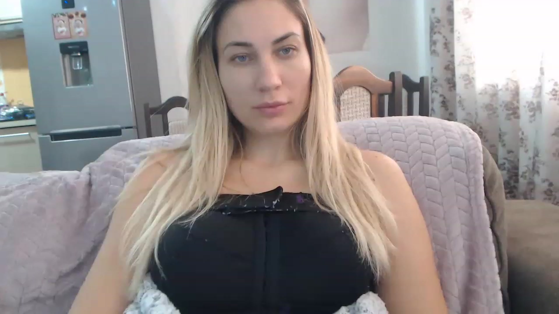 Gallery image thumbnail from AllysaHot's myfreecams stream on, 01/05/2023, 11:45 image 18 of 20