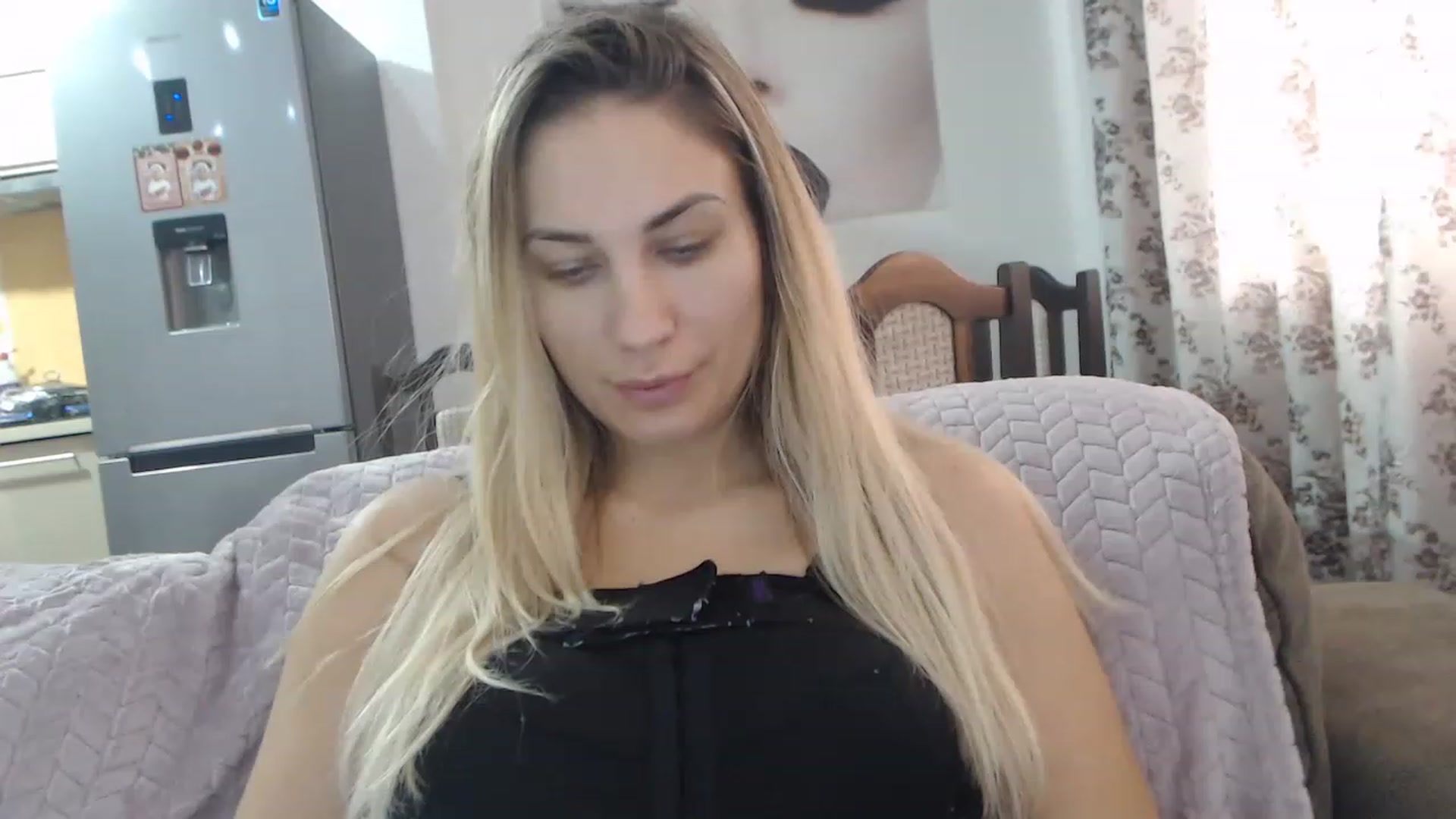 Gallery image thumbnail from AllysaHot's myfreecams stream on, 01/05/2023, 11:45 image 5 of 20