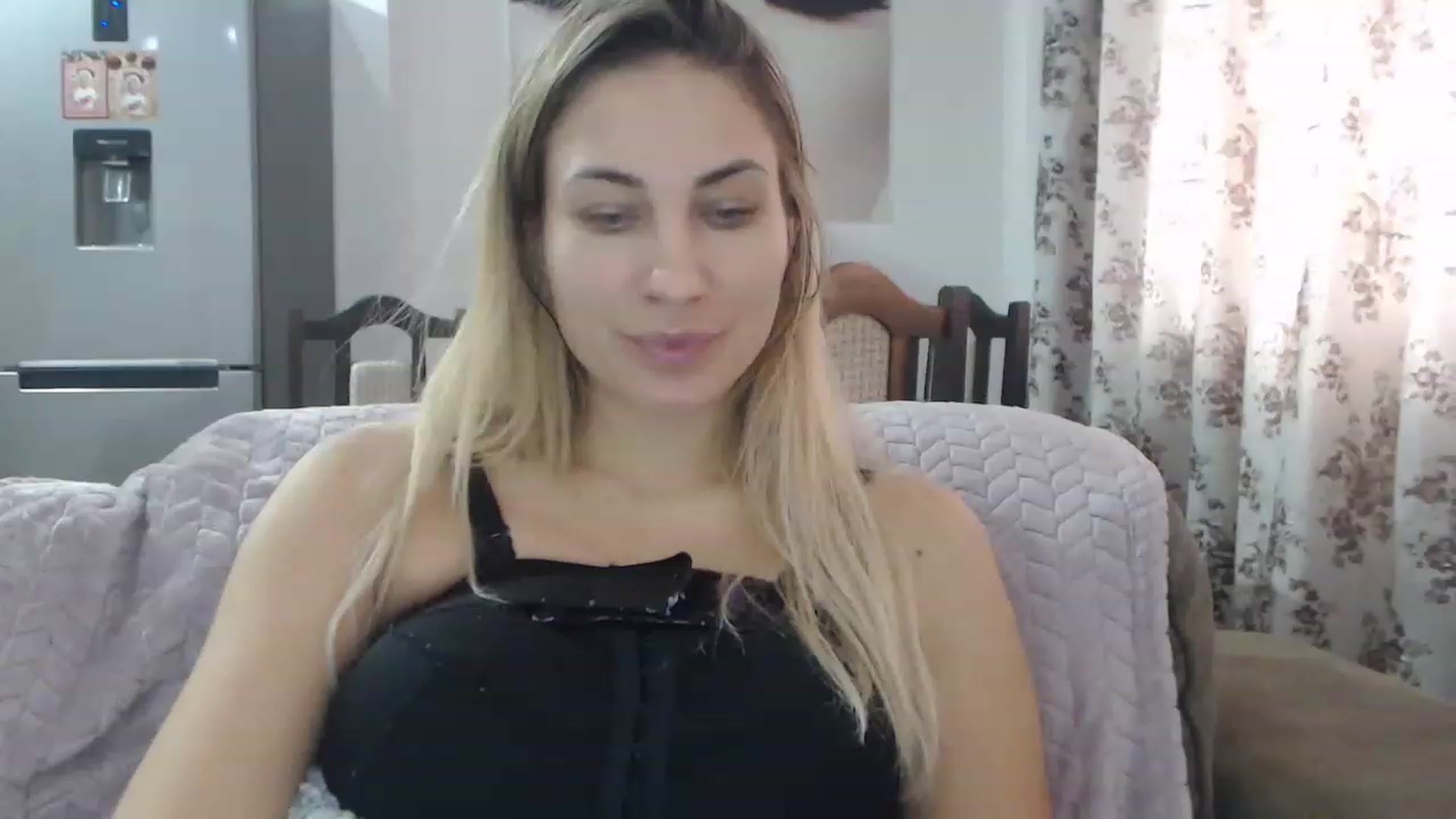 Gallery image thumbnail from AllysaHot's myfreecams stream on, 01/05/2023, 11:45 image 2 of 20