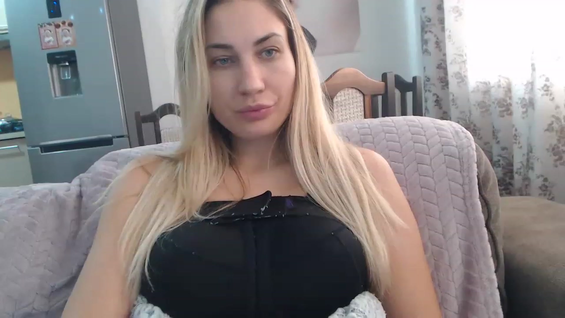 Gallery image thumbnail from AllysaHot's myfreecams stream on, 01/05/2023, 11:45 image 13 of 20