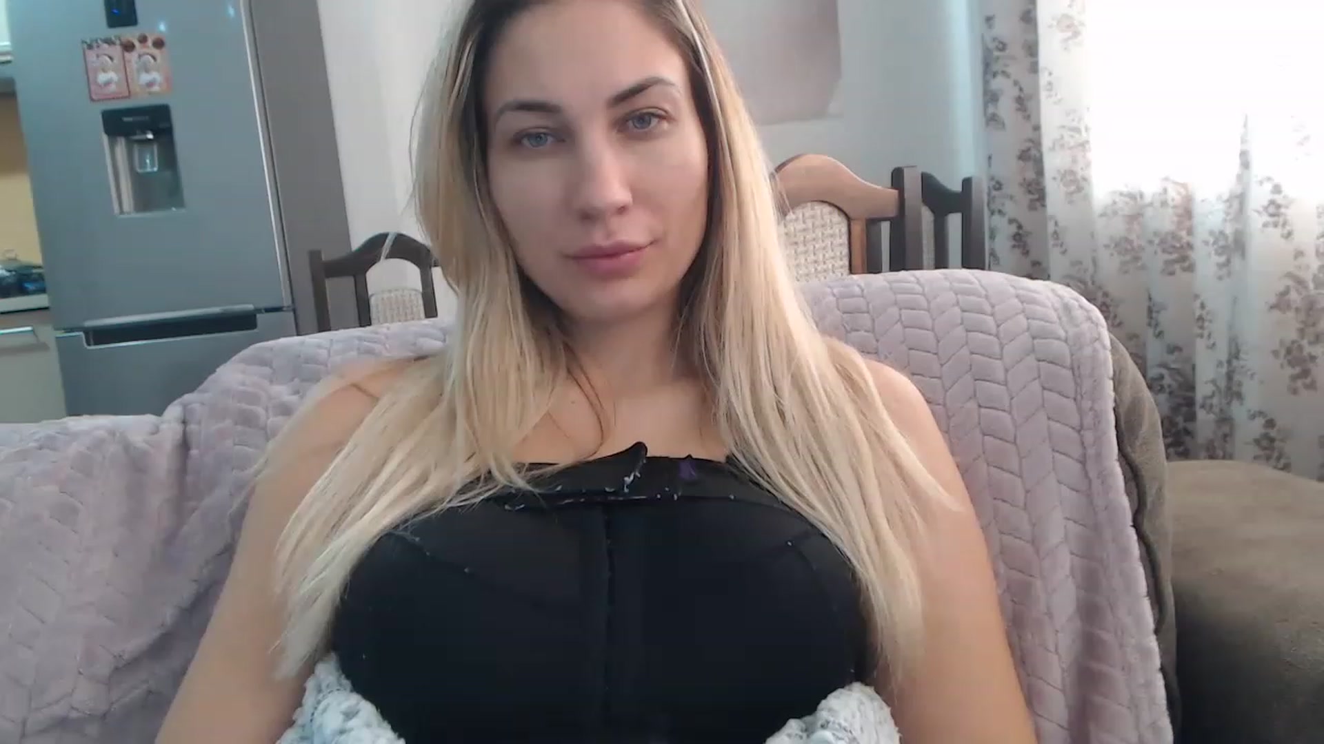 Gallery image thumbnail from AllysaHot's myfreecams stream on, 01/05/2023, 11:45 image 17 of 20