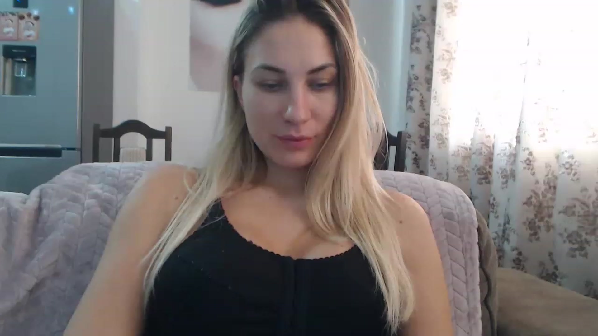 Gallery image thumbnail from AllysaHot's myfreecams stream on, 01/05/2023, 12:52 image 19 of 20
