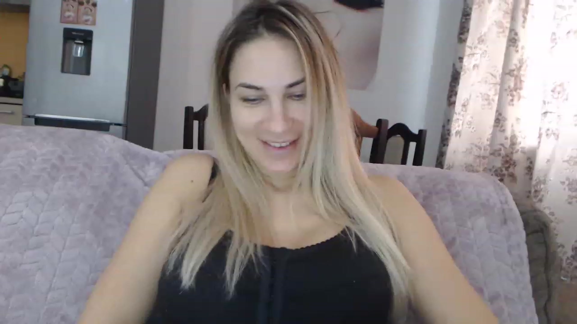 Gallery image thumbnail from AllysaHot's myfreecams stream on, 01/25/2023, 10:21 image 16 of 20