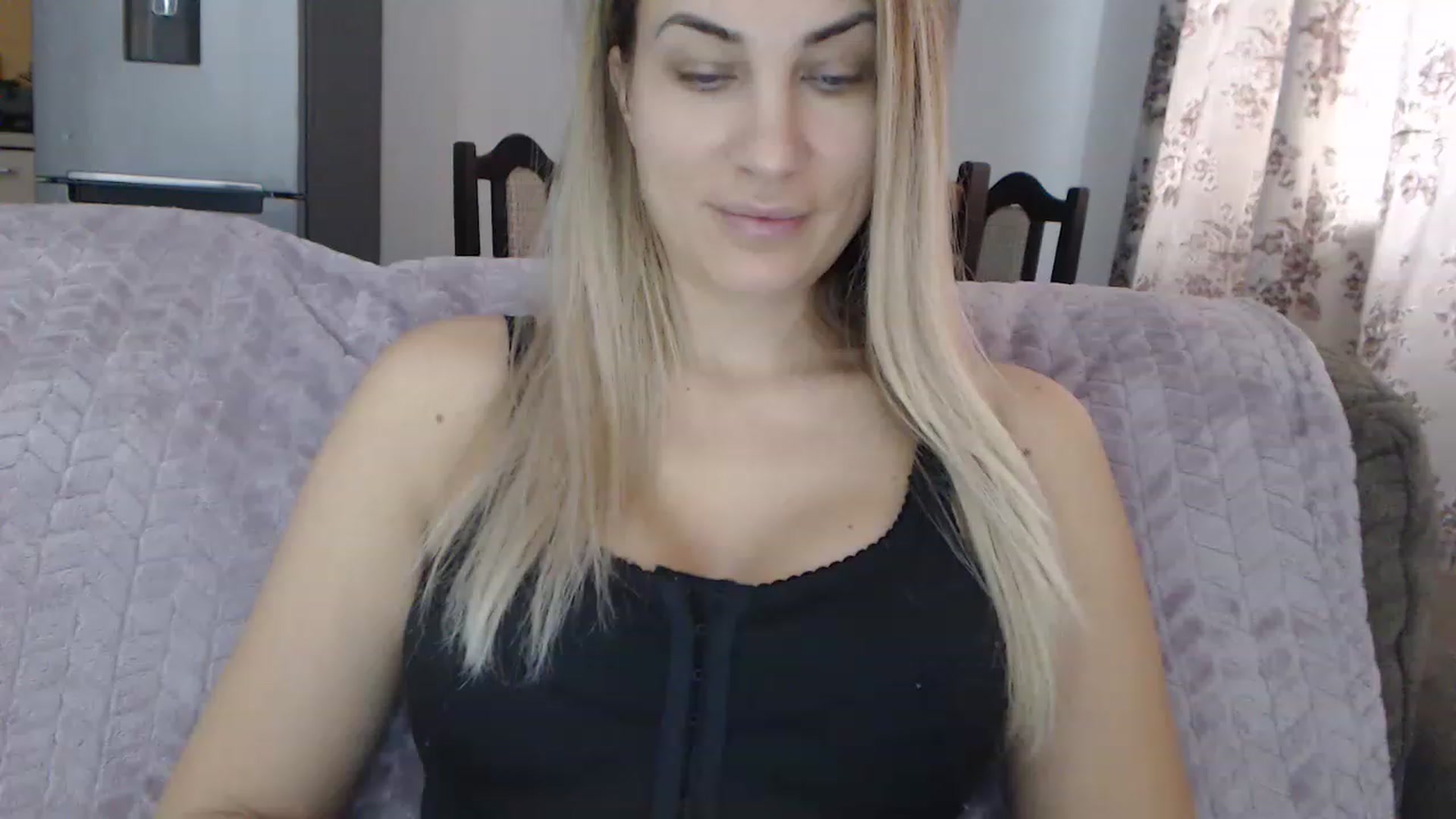 Gallery image thumbnail from AllysaHot's myfreecams stream on, 01/25/2023, 10:21 image 8 of 20